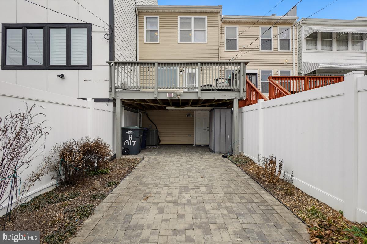 1917 H ST NE, WASHINGTON, District Of Columbia 20002, 4 Bedrooms Bedrooms, ,3 BathroomsBathrooms,Residential,For sale,1917 H ST NE,DCDC2205322 MLS # DCDC2205322