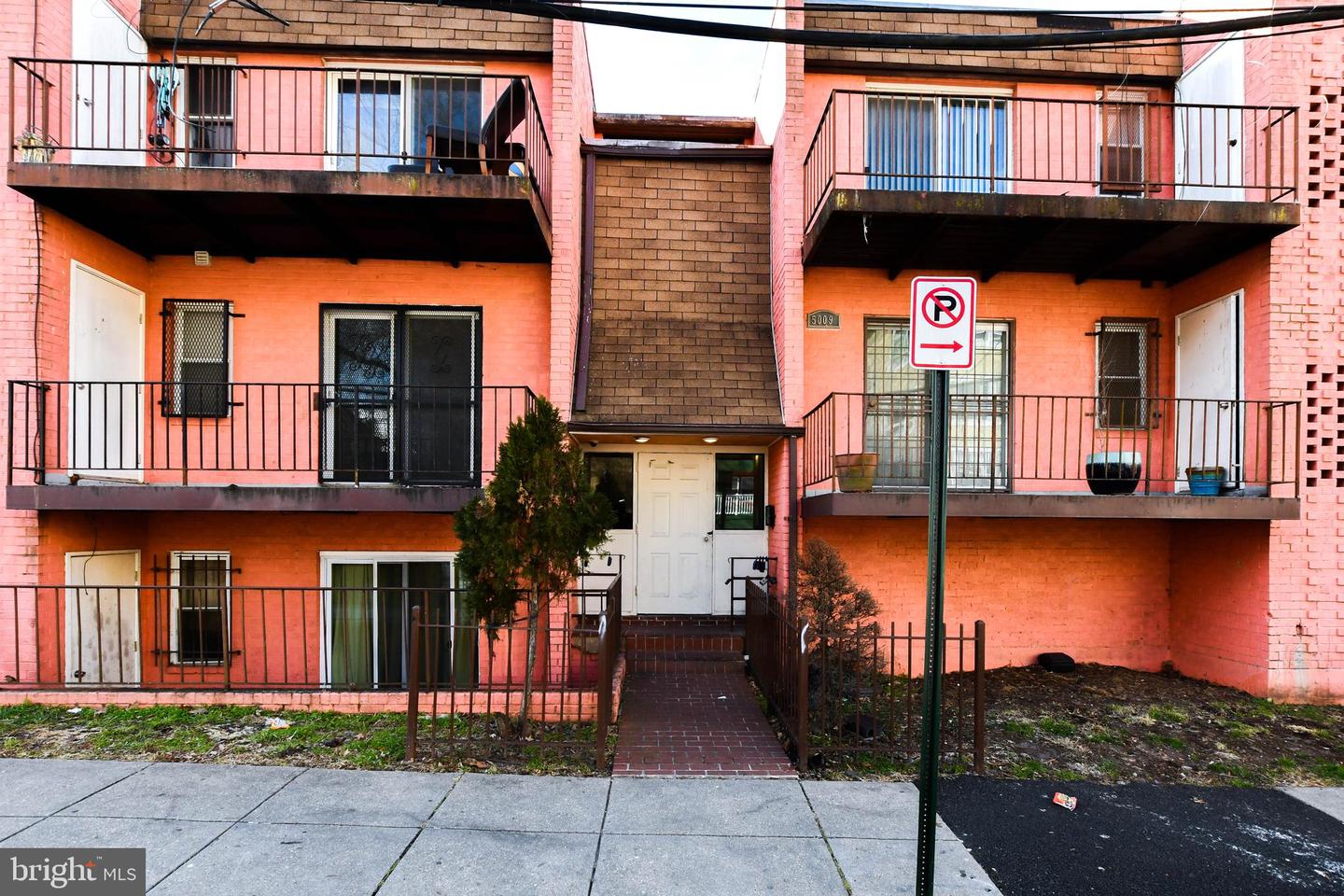 5009 D ST SE #202, WASHINGTON, District Of Columbia 20019, 2 Bedrooms Bedrooms, ,1 BathroomBathrooms,Residential,For sale,5009 D ST SE #202,DCDC2205360 MLS # DCDC2205360