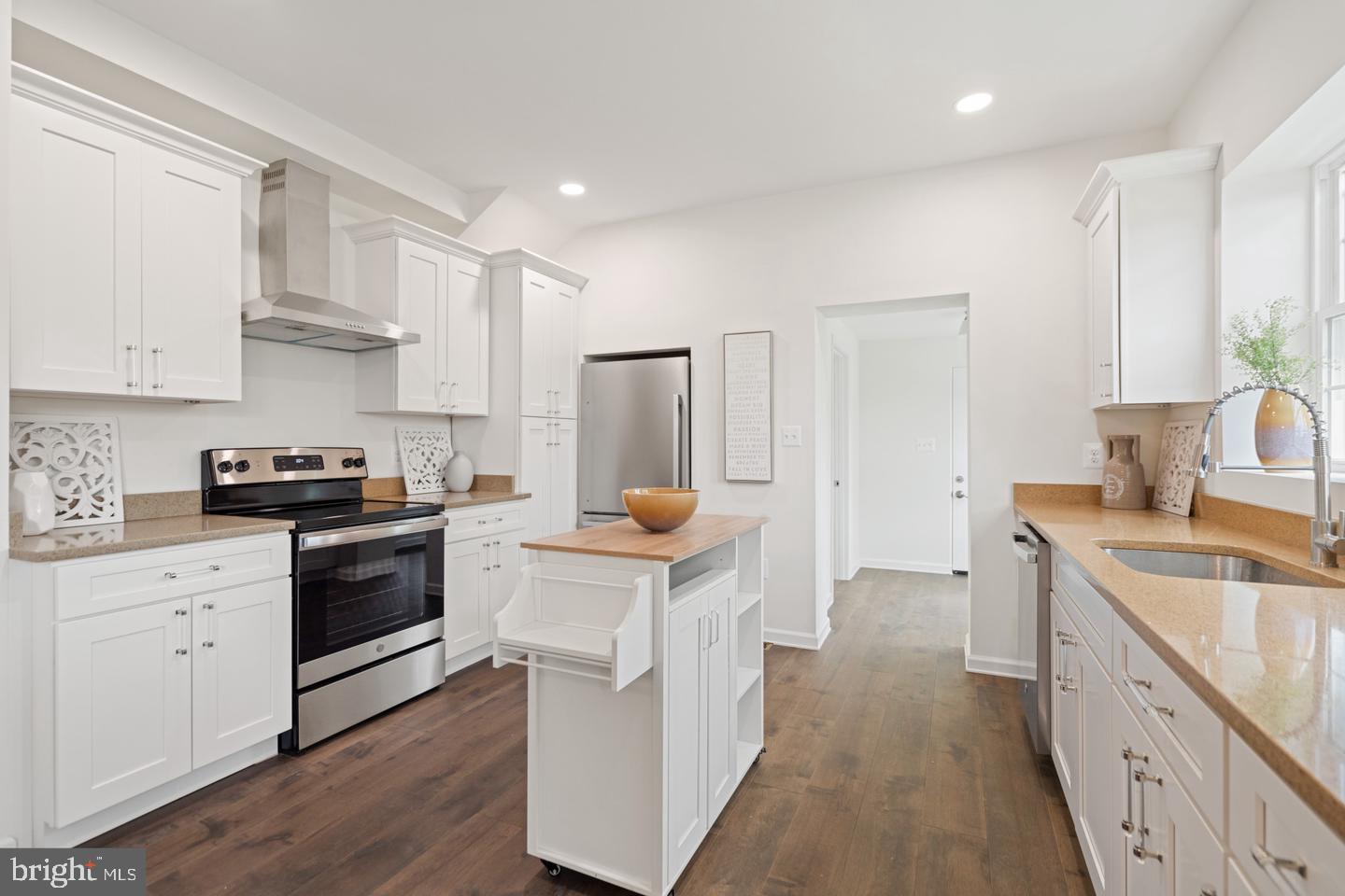 201 PARKWAY ST, WINCHESTER, Virginia 22601, 4 Bedrooms Bedrooms, ,4 BathroomsBathrooms,Residential,For sale,201 PARKWAY ST,VAWI2007954 MLS # VAWI2007954