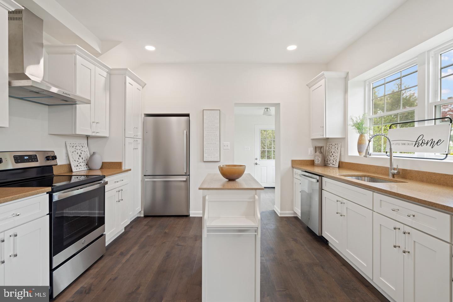 201 PARKWAY ST, WINCHESTER, Virginia 22601, 4 Bedrooms Bedrooms, ,4 BathroomsBathrooms,Residential,For sale,201 PARKWAY ST,VAWI2007954 MLS # VAWI2007954