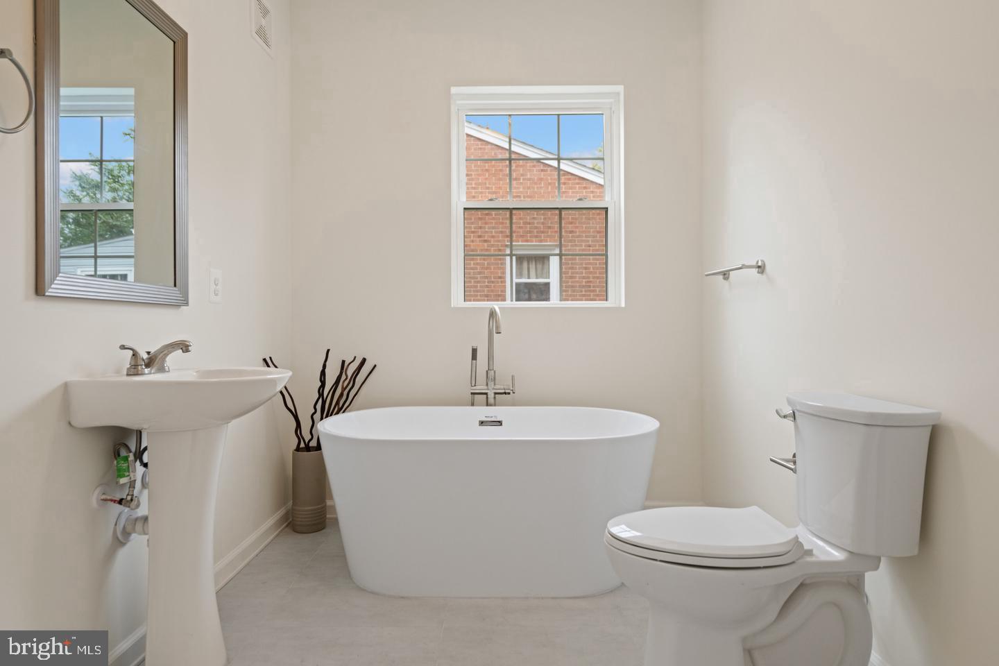 201 PARKWAY ST, WINCHESTER, Virginia 22601, 4 Bedrooms Bedrooms, ,4 BathroomsBathrooms,Residential,For sale,201 PARKWAY ST,VAWI2007954 MLS # VAWI2007954