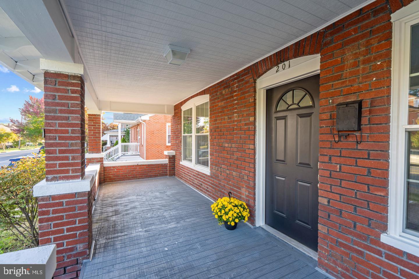 201 PARKWAY ST, WINCHESTER, Virginia 22601, 4 Bedrooms Bedrooms, ,4 BathroomsBathrooms,Residential,For sale,201 PARKWAY ST,VAWI2007954 MLS # VAWI2007954