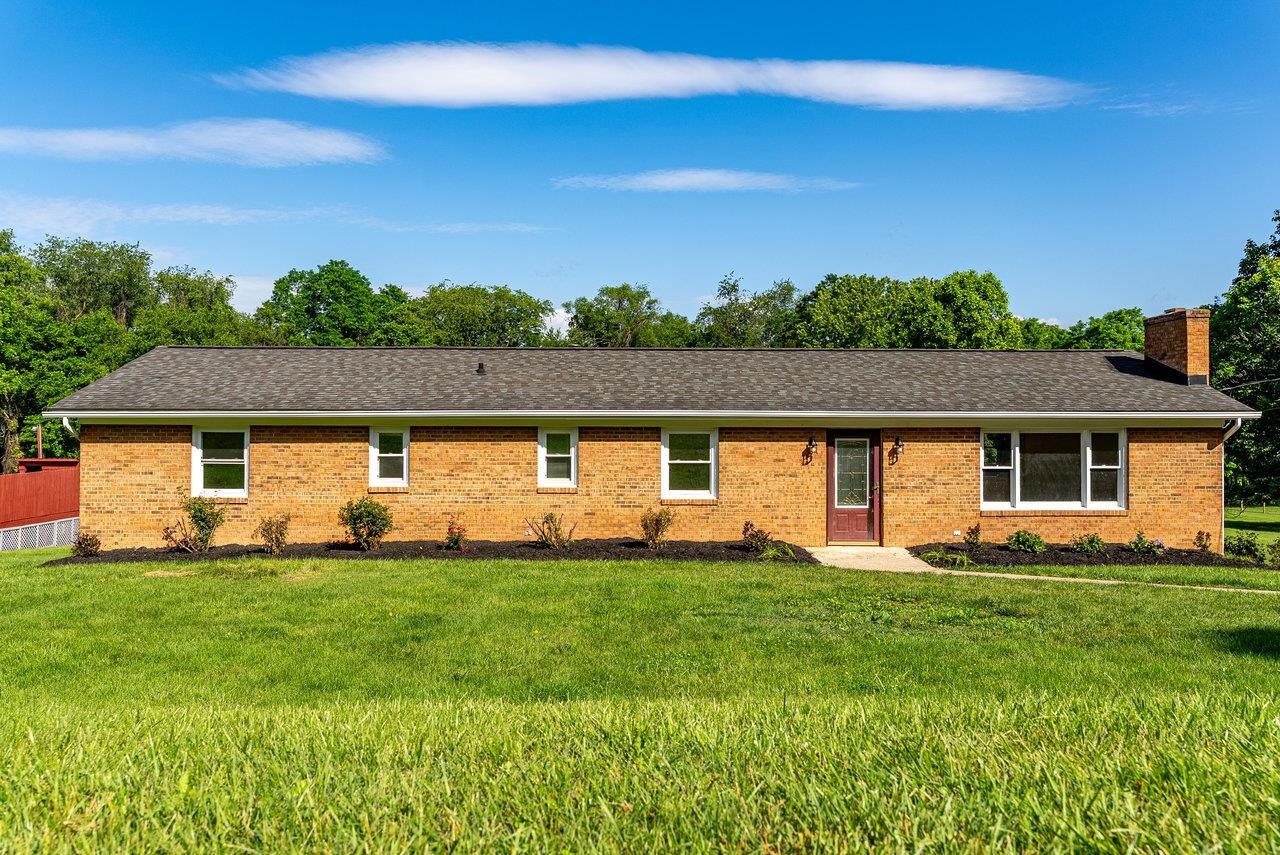 192 JACKSON AVE, NEW MARKET, Virginia 22844, 4 Bedrooms Bedrooms, ,2 BathroomsBathrooms,Residential,192 JACKSON AVE,665655 MLS # 665655