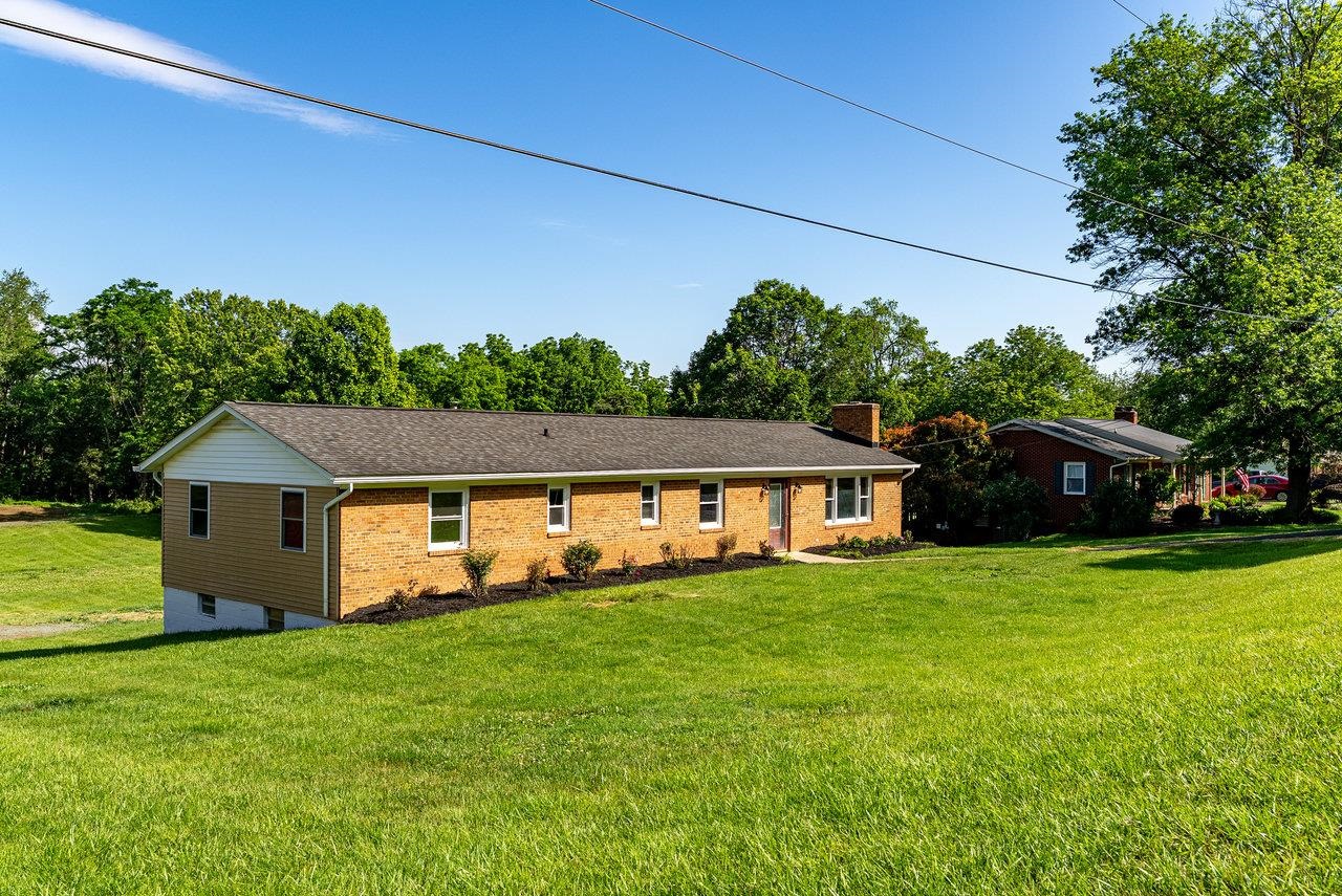 192 JACKSON AVE, NEW MARKET, Virginia 22844, 4 Bedrooms Bedrooms, ,2 BathroomsBathrooms,Residential,192 JACKSON AVE,665655 MLS # 665655