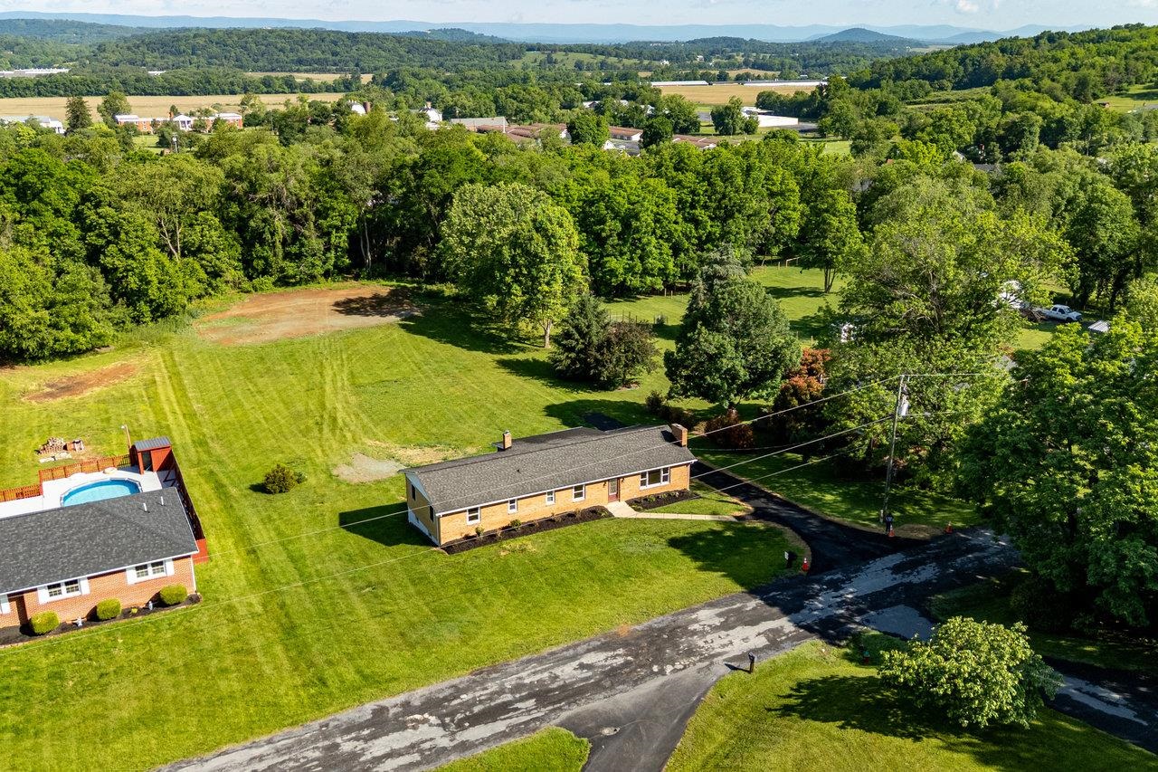 192 JACKSON AVE, NEW MARKET, Virginia 22844, 4 Bedrooms Bedrooms, ,2 BathroomsBathrooms,Residential,192 JACKSON AVE,665655 MLS # 665655