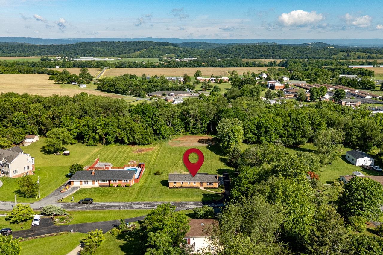 192 JACKSON AVE, NEW MARKET, Virginia 22844, 4 Bedrooms Bedrooms, ,2 BathroomsBathrooms,Residential,192 JACKSON AVE,665655 MLS # 665655