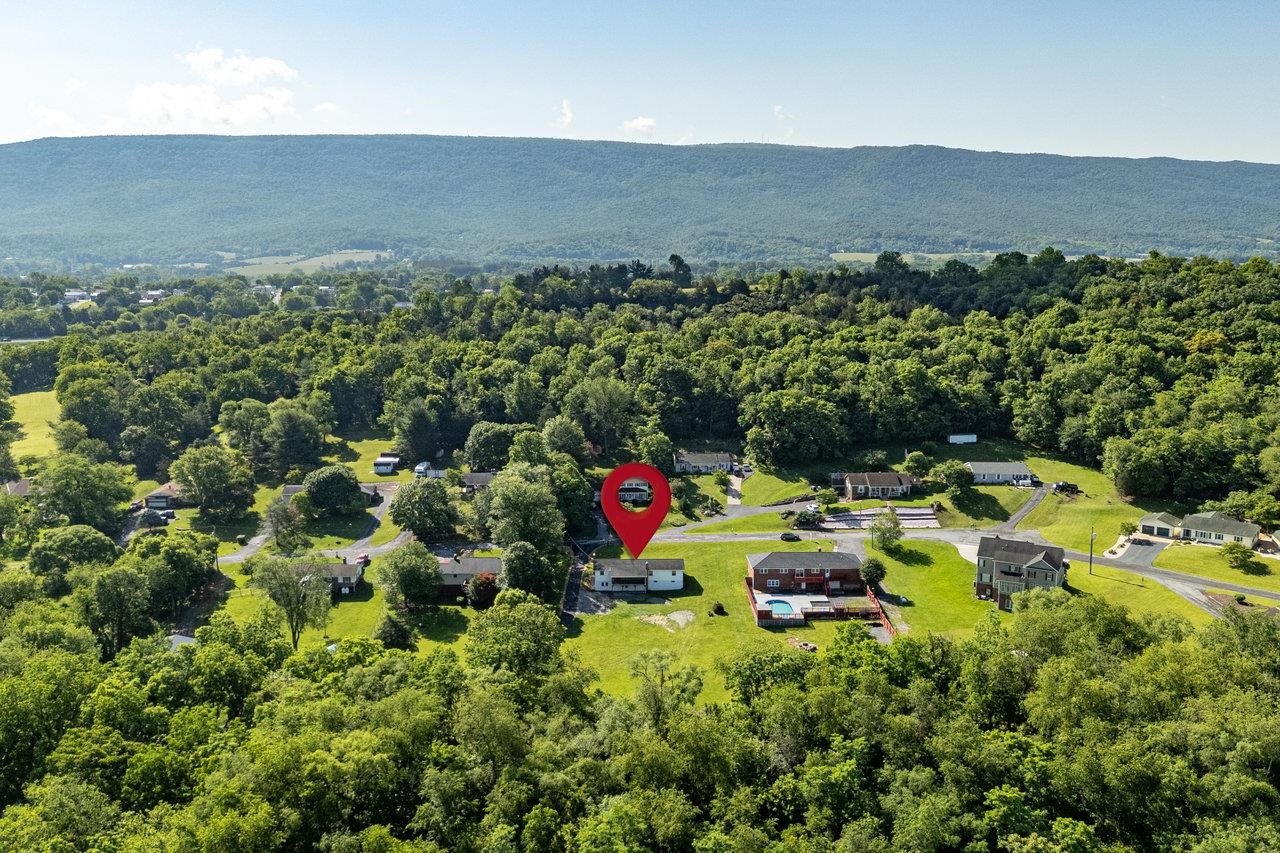 192 JACKSON AVE, NEW MARKET, Virginia 22844, 4 Bedrooms Bedrooms, ,2 BathroomsBathrooms,Residential,192 JACKSON AVE,665655 MLS # 665655