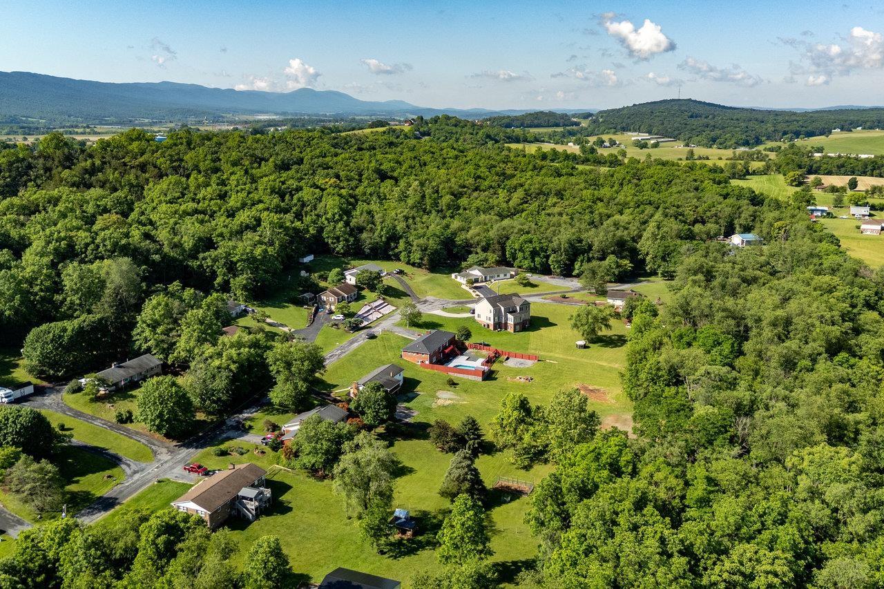 192 JACKSON AVE, NEW MARKET, Virginia 22844, 4 Bedrooms Bedrooms, ,2 BathroomsBathrooms,Residential,192 JACKSON AVE,665655 MLS # 665655