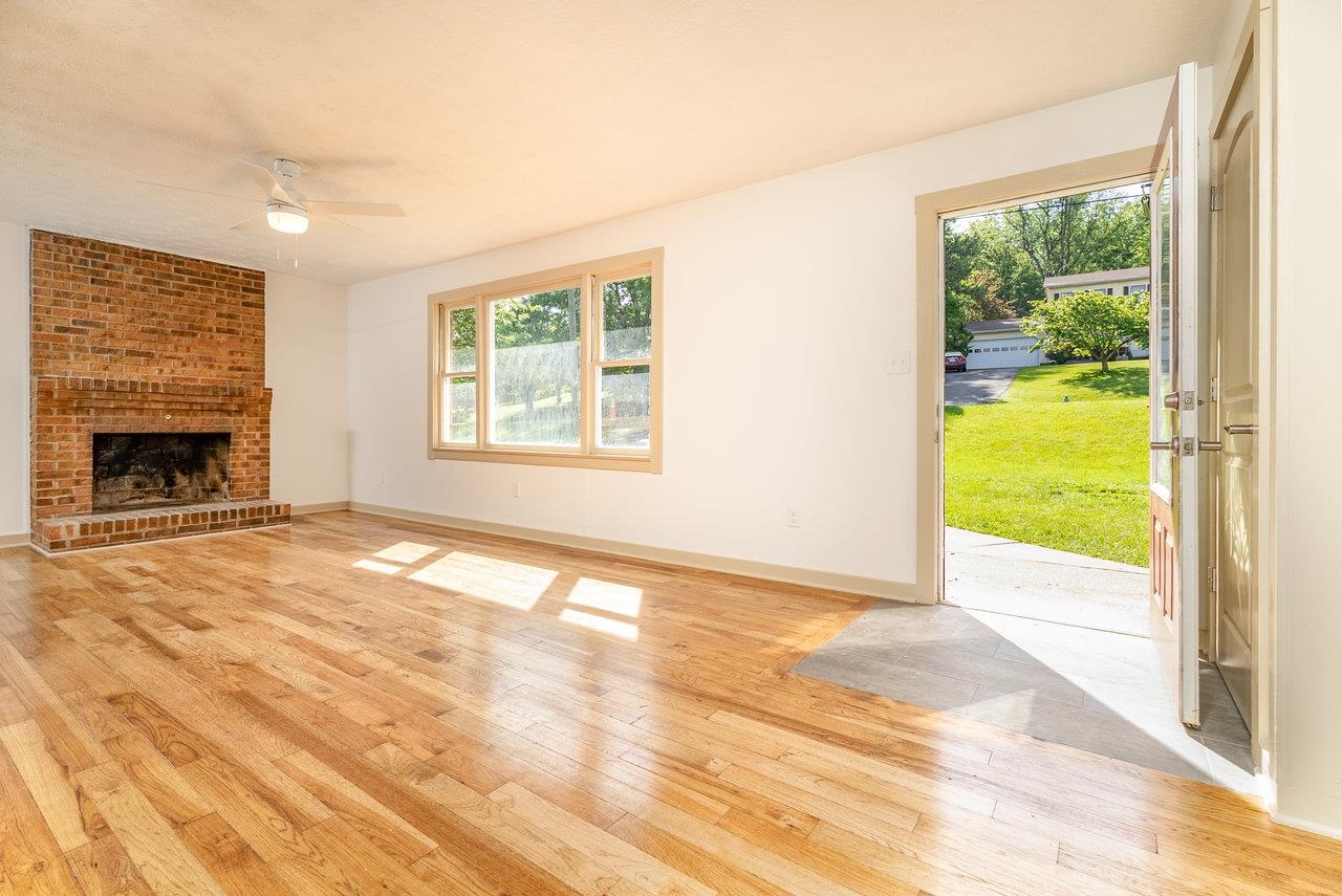 192 JACKSON AVE, NEW MARKET, Virginia 22844, 4 Bedrooms Bedrooms, ,2 BathroomsBathrooms,Residential,192 JACKSON AVE,665655 MLS # 665655