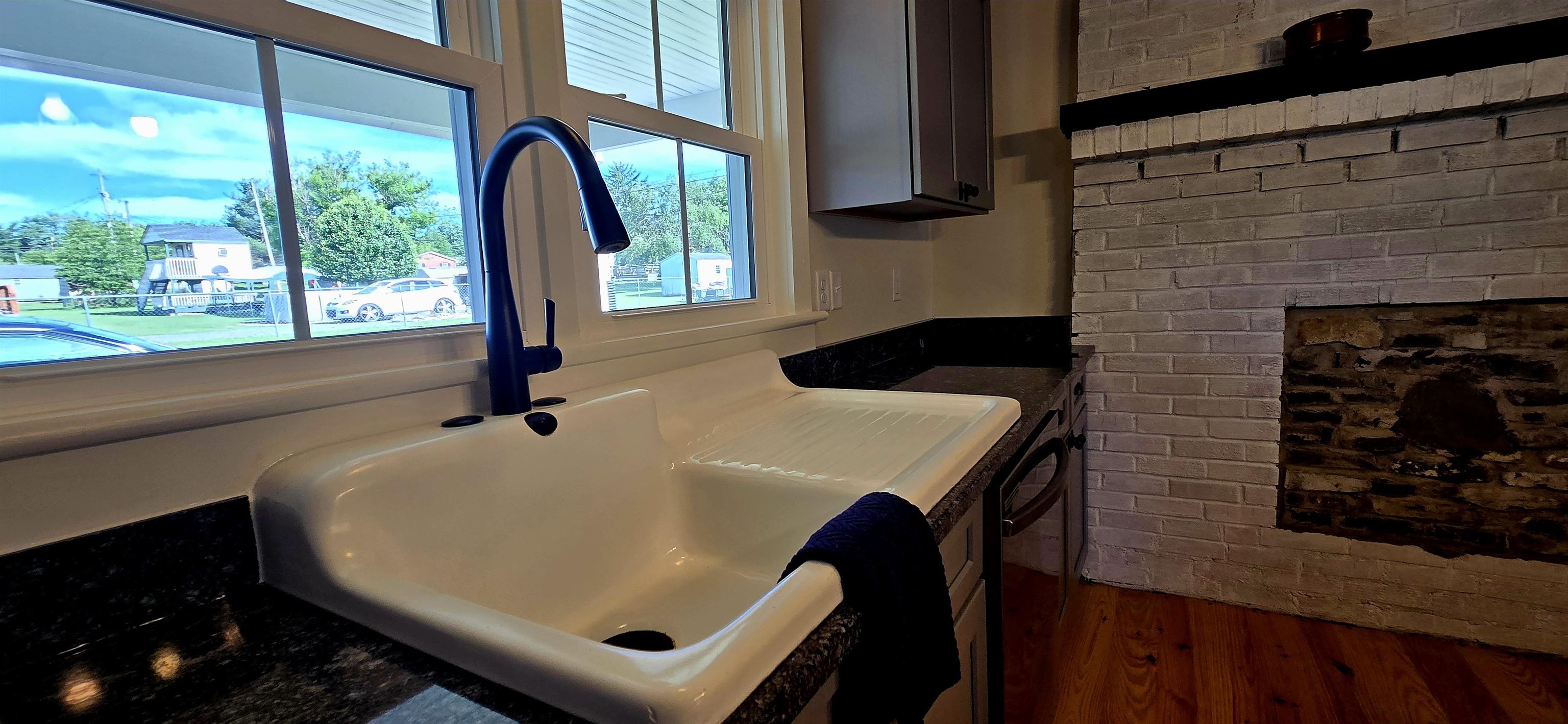 242 1ST ST, BROADWAY, Virginia 22815, 3 Bedrooms Bedrooms, ,3 BathroomsBathrooms,Residential,242 1ST ST,665656 MLS # 665656