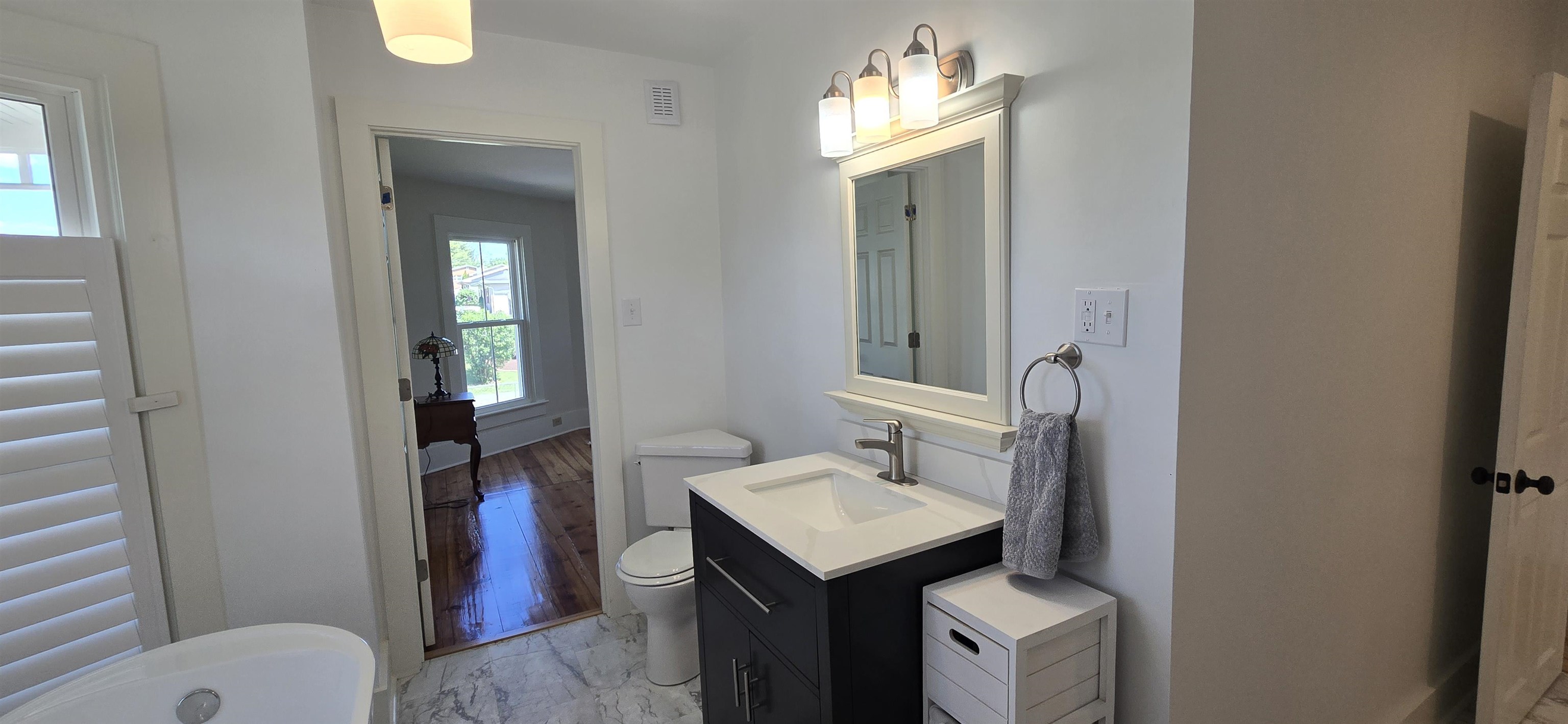 242 1ST ST, BROADWAY, Virginia 22815, 3 Bedrooms Bedrooms, ,3 BathroomsBathrooms,Residential,242 1ST ST,665656 MLS # 665656