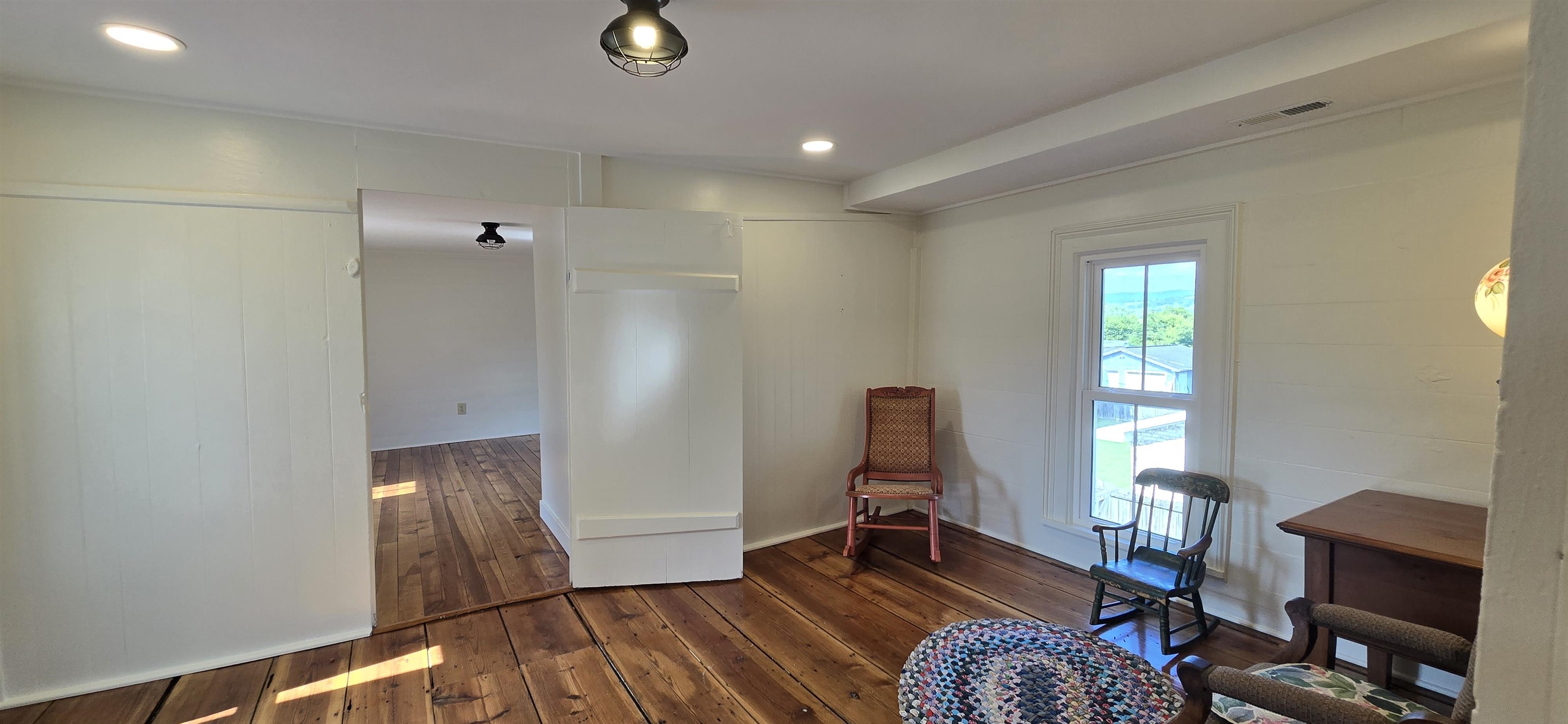 242 1ST ST, BROADWAY, Virginia 22815, 3 Bedrooms Bedrooms, ,3 BathroomsBathrooms,Residential,242 1ST ST,665656 MLS # 665656
