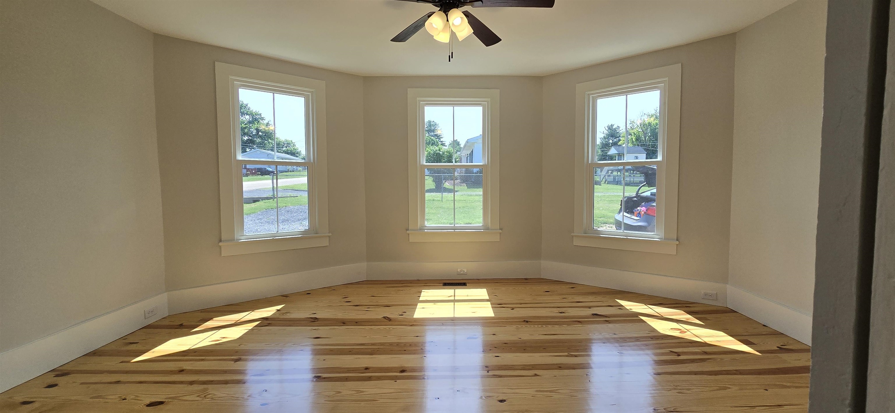 242 1ST ST, BROADWAY, Virginia 22815, 3 Bedrooms Bedrooms, ,3 BathroomsBathrooms,Residential,242 1ST ST,665656 MLS # 665656