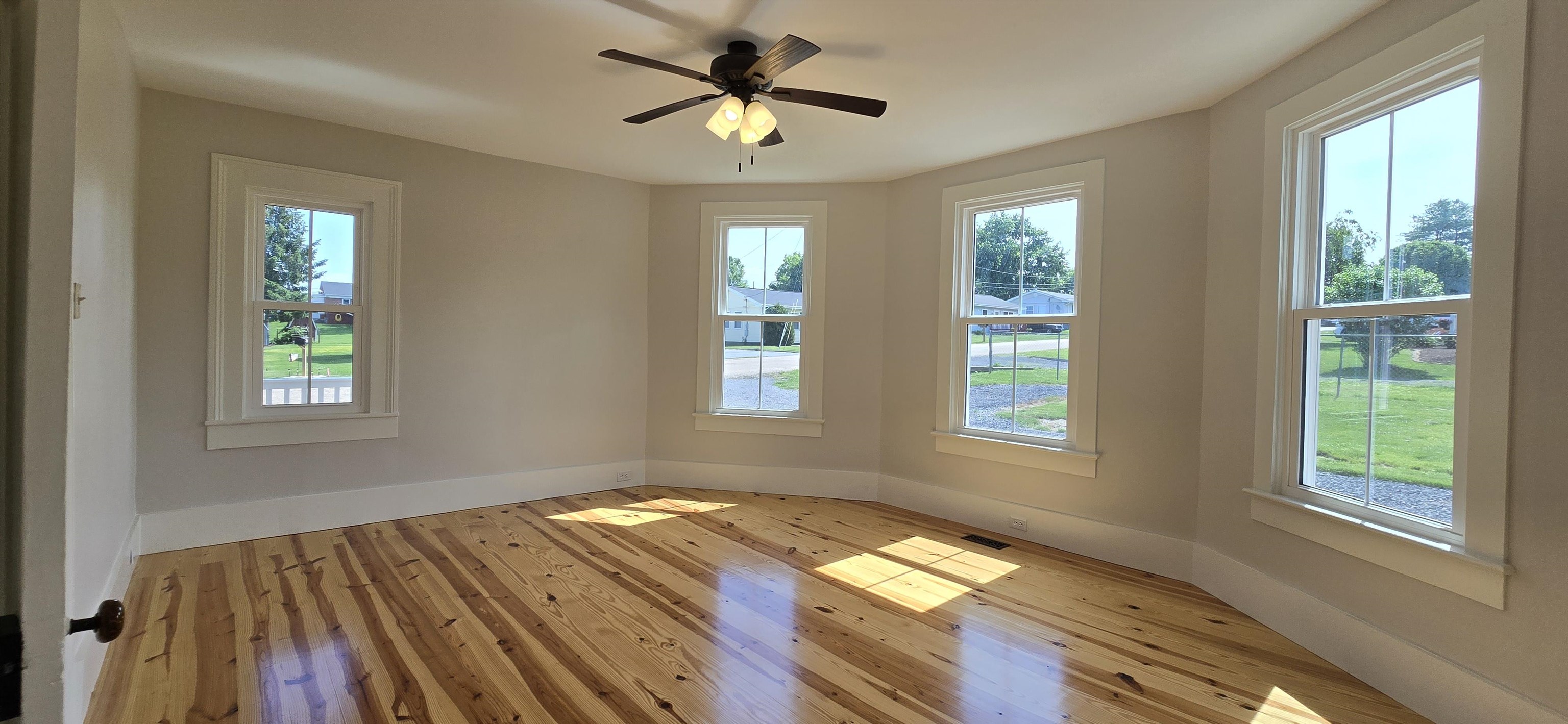 242 1ST ST, BROADWAY, Virginia 22815, 3 Bedrooms Bedrooms, ,3 BathroomsBathrooms,Residential,242 1ST ST,665656 MLS # 665656