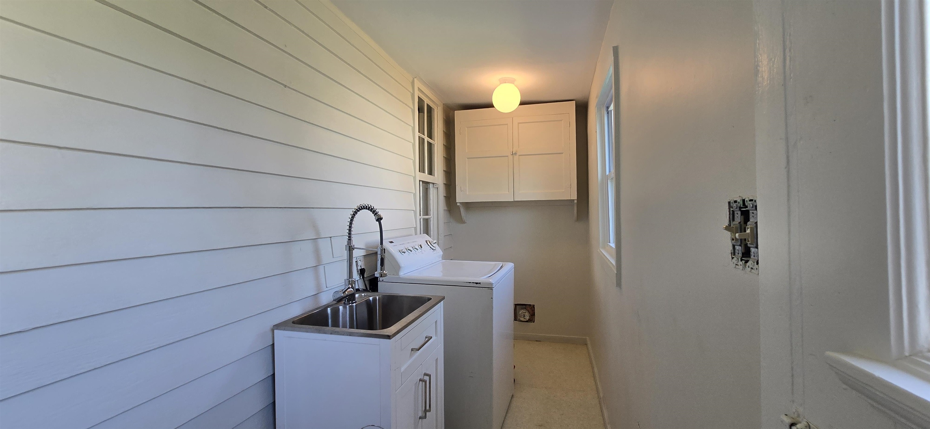 242 1ST ST, BROADWAY, Virginia 22815, 3 Bedrooms Bedrooms, ,3 BathroomsBathrooms,Residential,242 1ST ST,665656 MLS # 665656