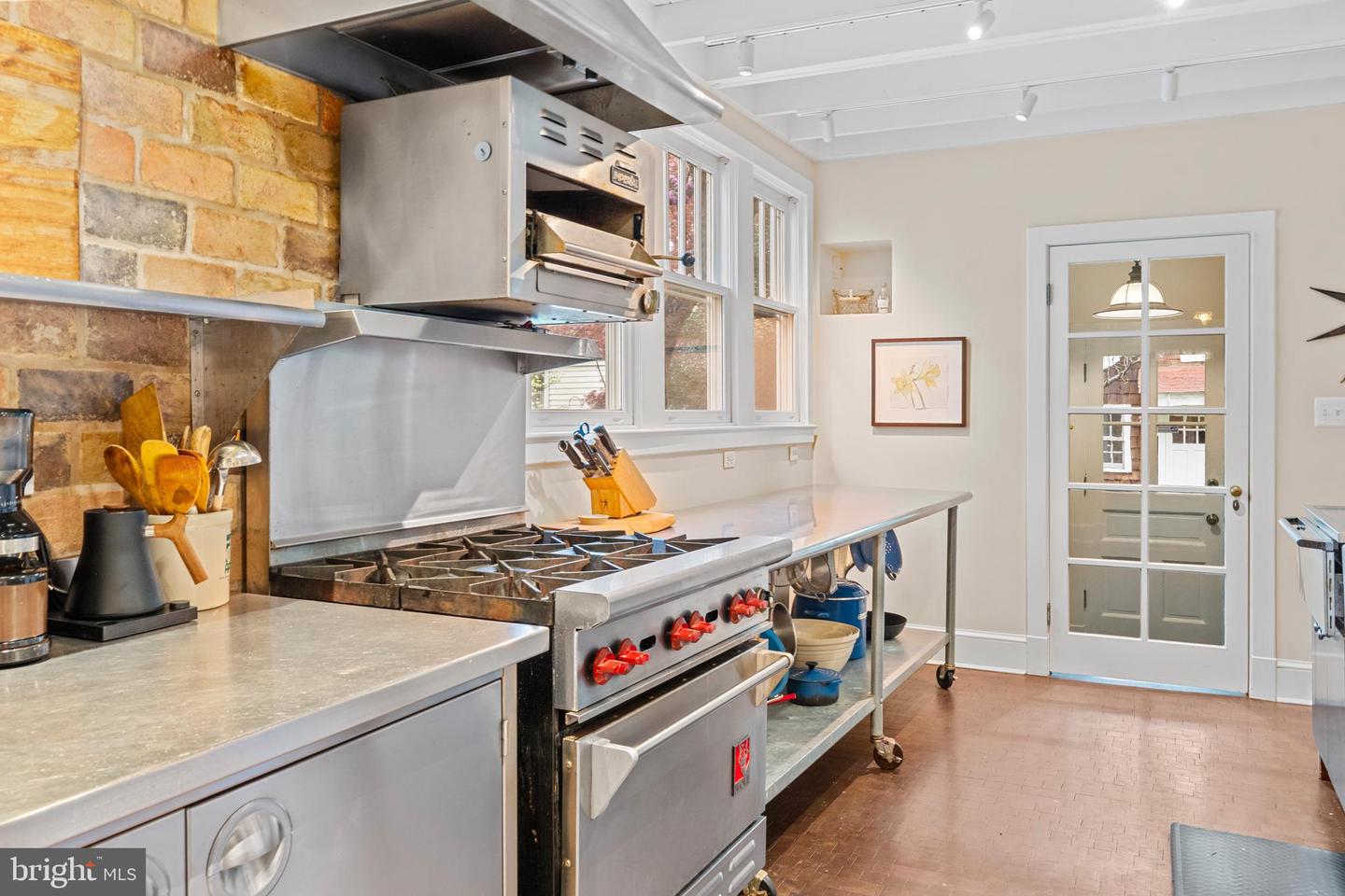 5725 SHERIER PLACE NW, WASHINGTON, District Of Columbia 20016, 3 Bedrooms Bedrooms, ,2 BathroomsBathrooms,Residential,For sale,5725 SHERIER PLACE NW,DCDC2191444 MLS # DCDC2191444