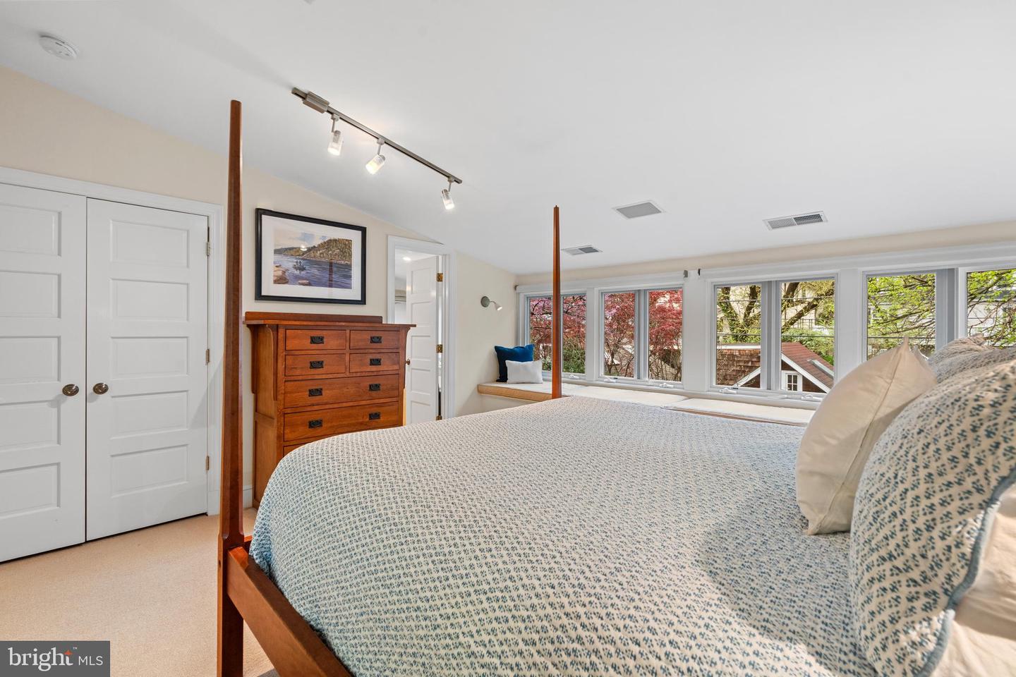 5725 SHERIER PLACE NW, WASHINGTON, District Of Columbia 20016, 3 Bedrooms Bedrooms, ,2 BathroomsBathrooms,Residential,For sale,5725 SHERIER PLACE NW,DCDC2191444 MLS # DCDC2191444