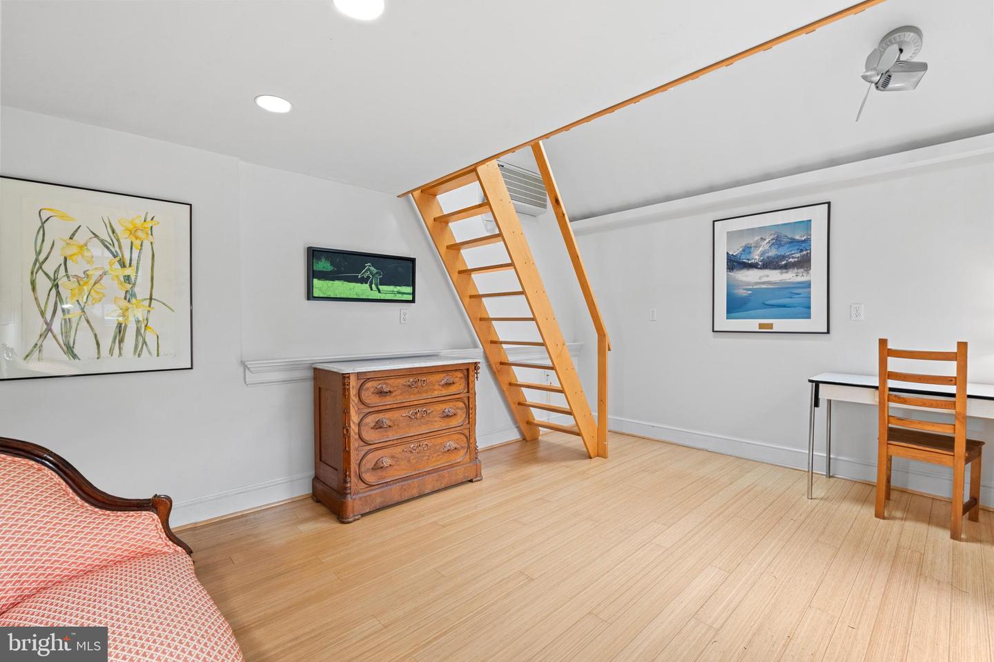 5725 SHERIER PLACE NW, WASHINGTON, District Of Columbia 20016, 3 Bedrooms Bedrooms, ,2 BathroomsBathrooms,Residential,For sale,5725 SHERIER PLACE NW,DCDC2191444 MLS # DCDC2191444