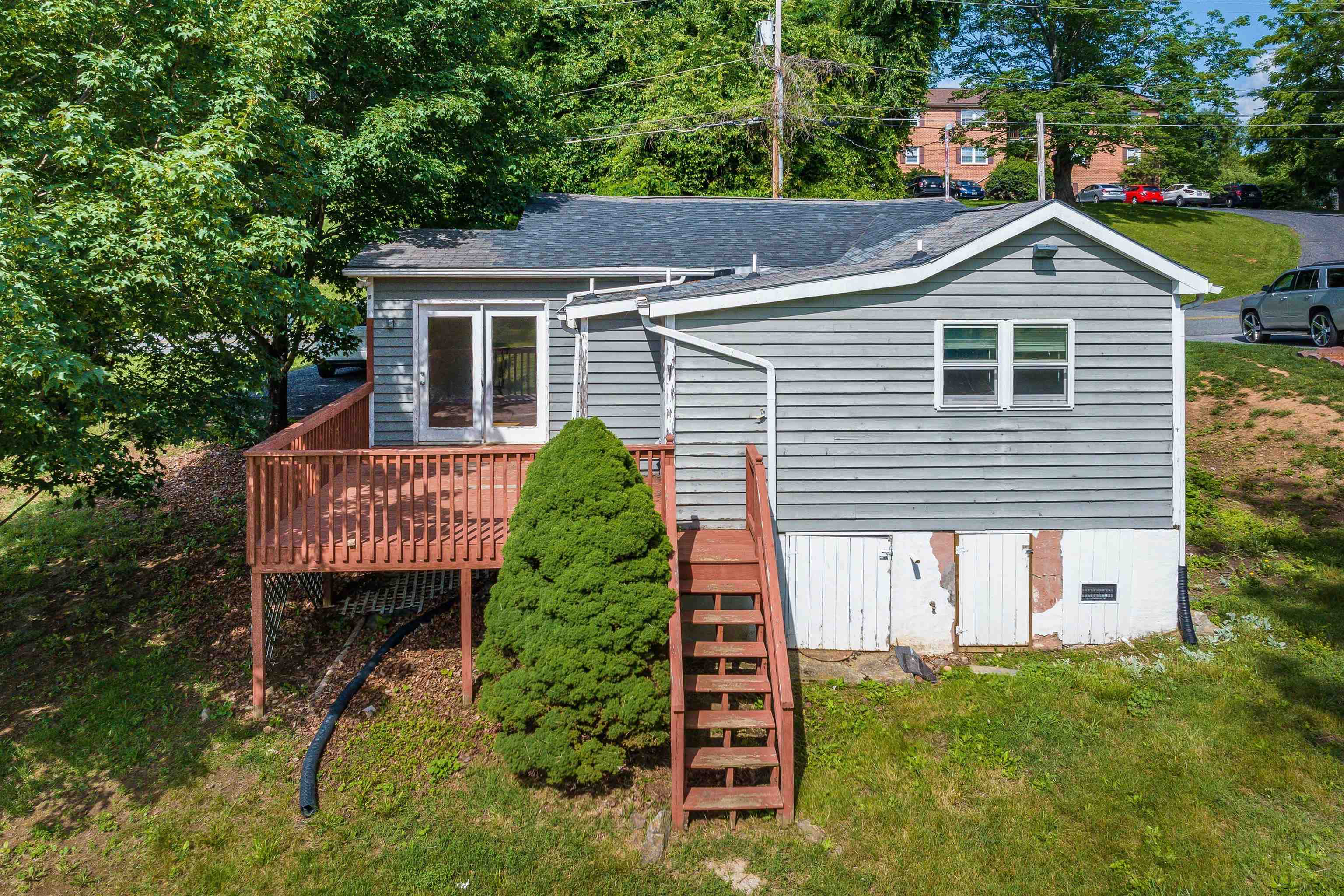 57 WOODLEE RD, STAUNTON, Virginia 24401, 2 Bedrooms Bedrooms, ,1 BathroomBathrooms,Residential,57 WOODLEE RD,665668 MLS # 665668