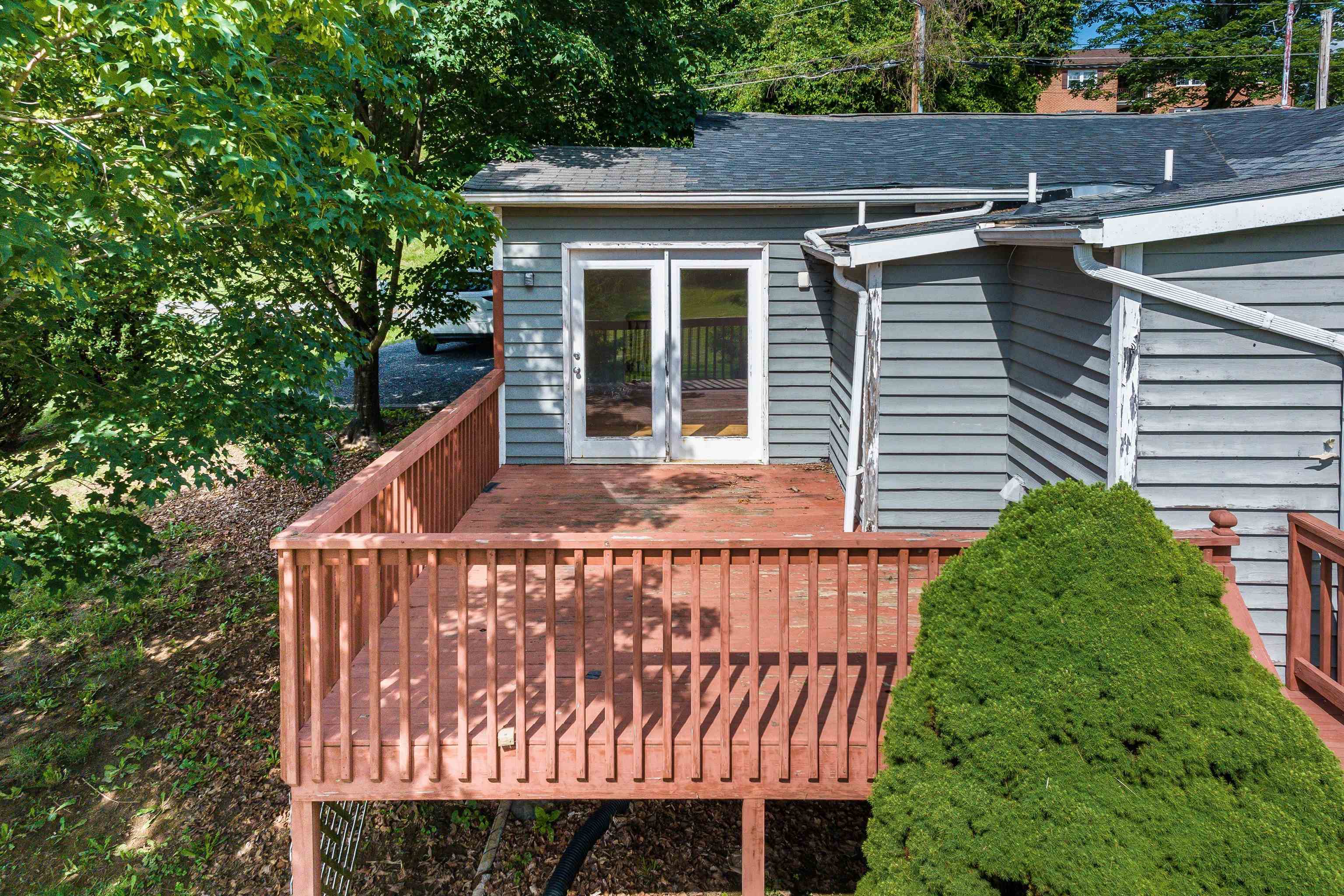 57 WOODLEE RD, STAUNTON, Virginia 24401, 2 Bedrooms Bedrooms, ,1 BathroomBathrooms,Residential,57 WOODLEE RD,665668 MLS # 665668