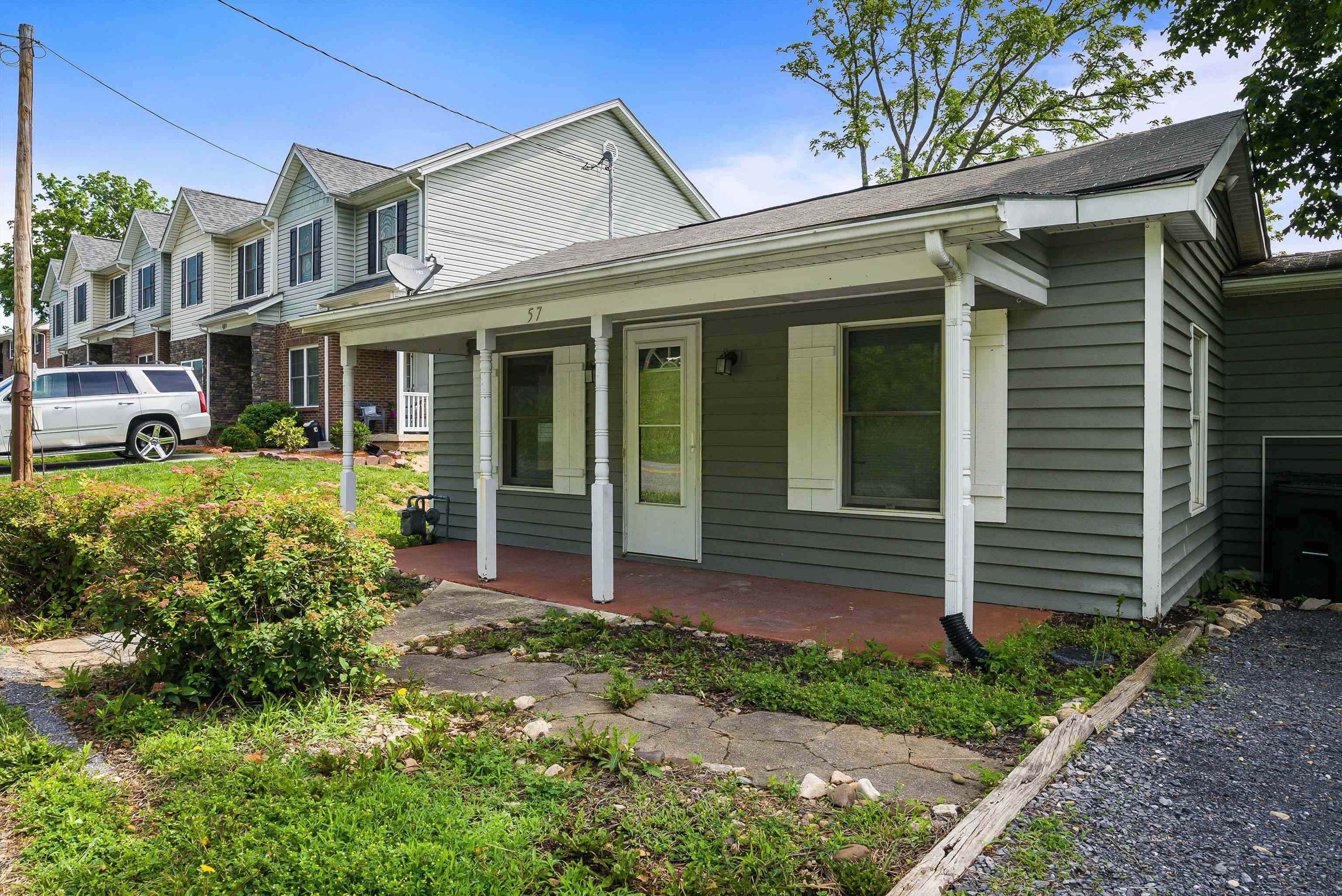 57 WOODLEE RD, STAUNTON, Virginia 24401, 2 Bedrooms Bedrooms, ,1 BathroomBathrooms,Residential,57 WOODLEE RD,665668 MLS # 665668