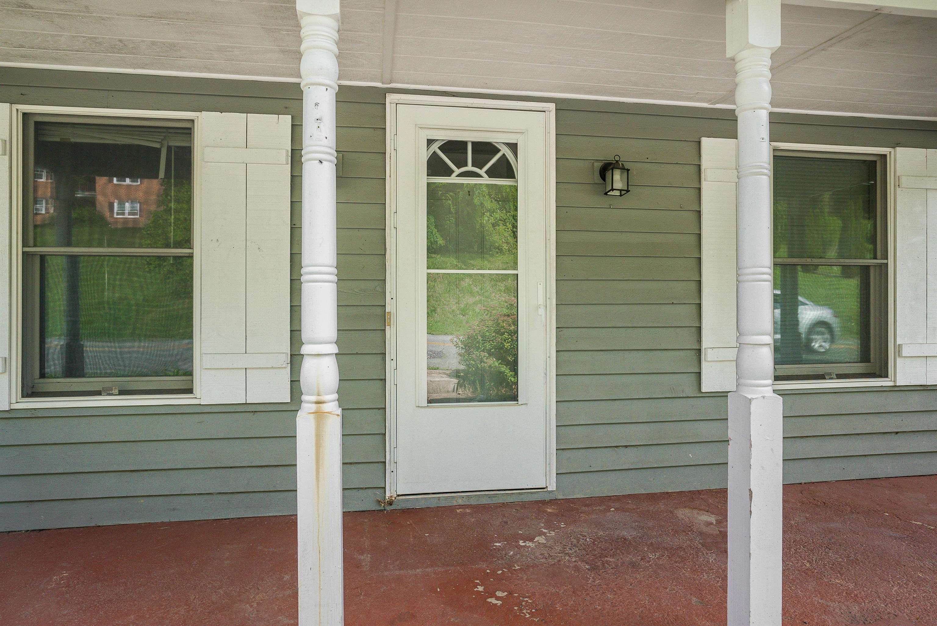 57 WOODLEE RD, STAUNTON, Virginia 24401, 2 Bedrooms Bedrooms, ,1 BathroomBathrooms,Residential,57 WOODLEE RD,665668 MLS # 665668
