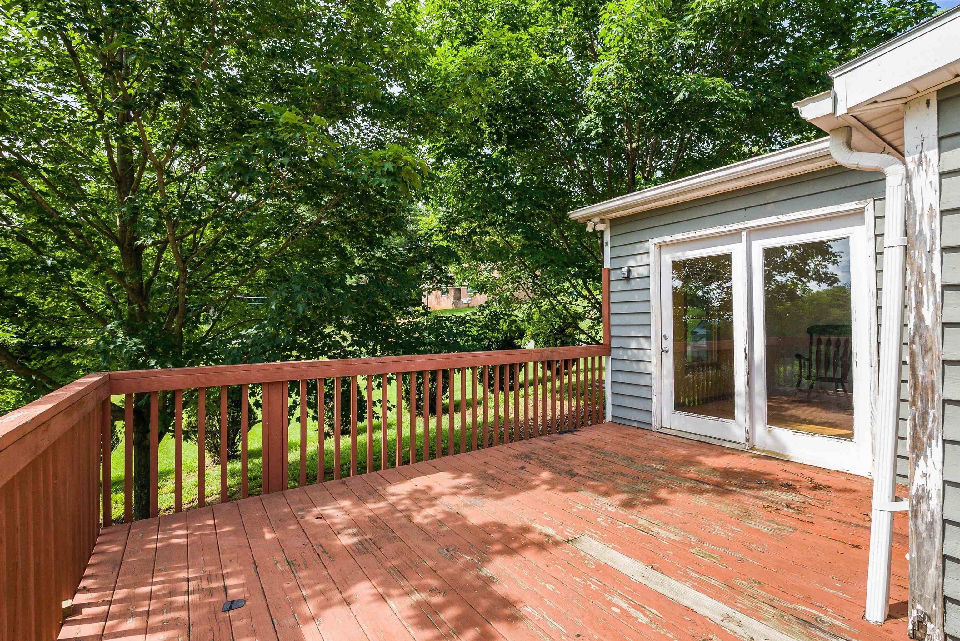 57 WOODLEE RD, STAUNTON, Virginia 24401, 2 Bedrooms Bedrooms, ,1 BathroomBathrooms,Residential,57 WOODLEE RD,665668 MLS # 665668