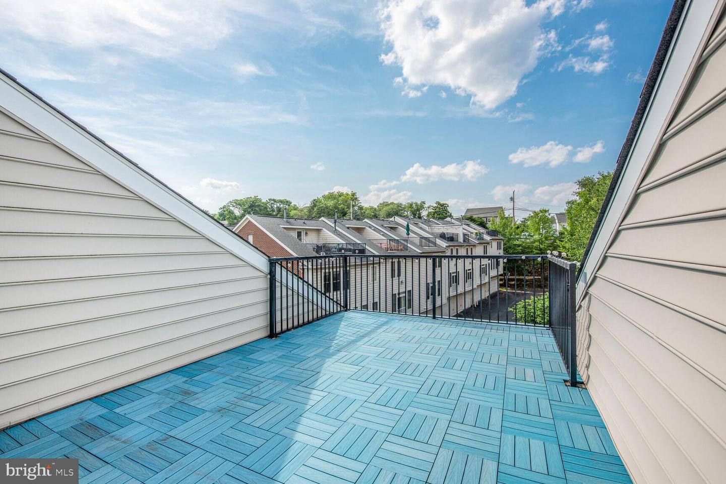 2541 S KENMORE CT, ARLINGTON, Virginia 22206, 3 Bedrooms Bedrooms, 8 Rooms Rooms,3 BathroomsBathrooms,Residential,For sale,2541 S KENMORE CT,VAAR2055714 MLS # VAAR2055714