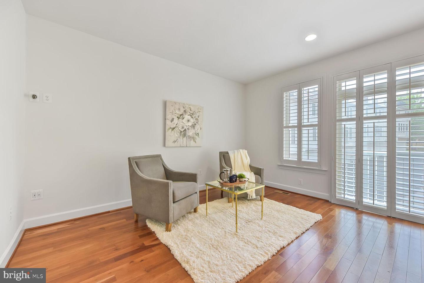 2541 S KENMORE CT, ARLINGTON, Virginia 22206, 3 Bedrooms Bedrooms, 8 Rooms Rooms,3 BathroomsBathrooms,Residential,For sale,2541 S KENMORE CT,VAAR2055714 MLS # VAAR2055714