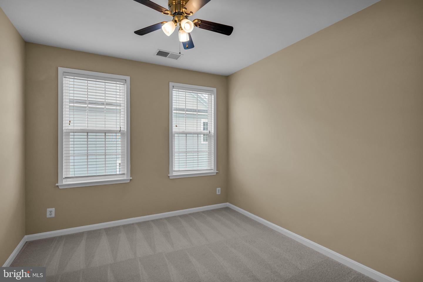 19430 NEWTON PASS SQ, LEESBURG, Virginia 20176, 2 Bedrooms Bedrooms, ,2 BathroomsBathrooms,Residential,For sale,19430 NEWTON PASS SQ,VALO2093720 MLS # VALO2093720