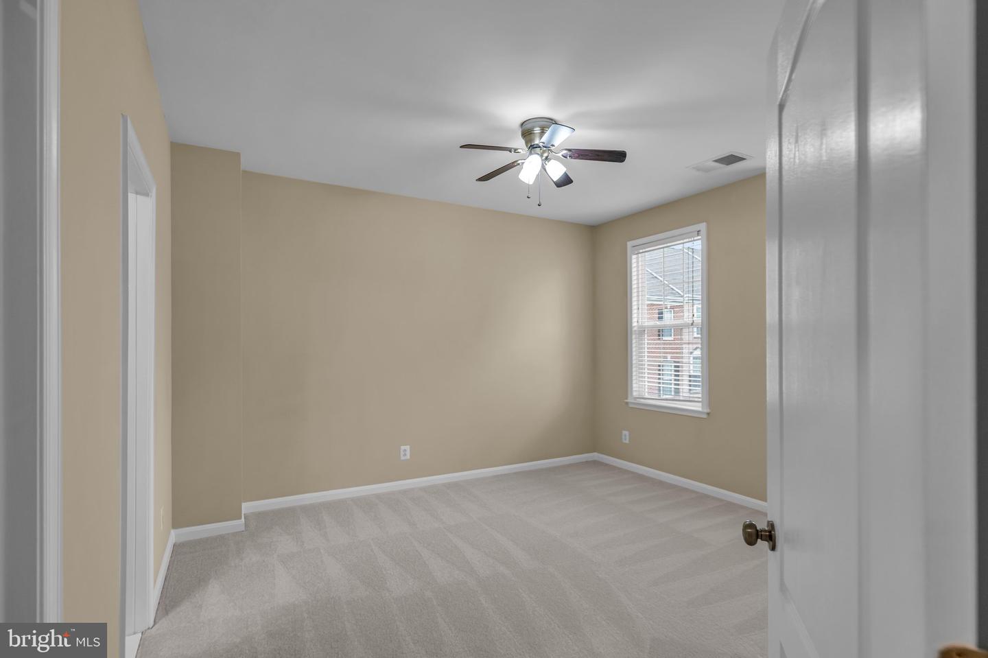 19430 NEWTON PASS SQ, LEESBURG, Virginia 20176, 2 Bedrooms Bedrooms, ,2 BathroomsBathrooms,Residential,For sale,19430 NEWTON PASS SQ,VALO2093720 MLS # VALO2093720