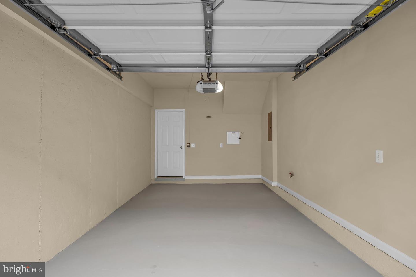 19430 NEWTON PASS SQ, LEESBURG, Virginia 20176, 2 Bedrooms Bedrooms, ,2 BathroomsBathrooms,Residential,For sale,19430 NEWTON PASS SQ,VALO2093720 MLS # VALO2093720