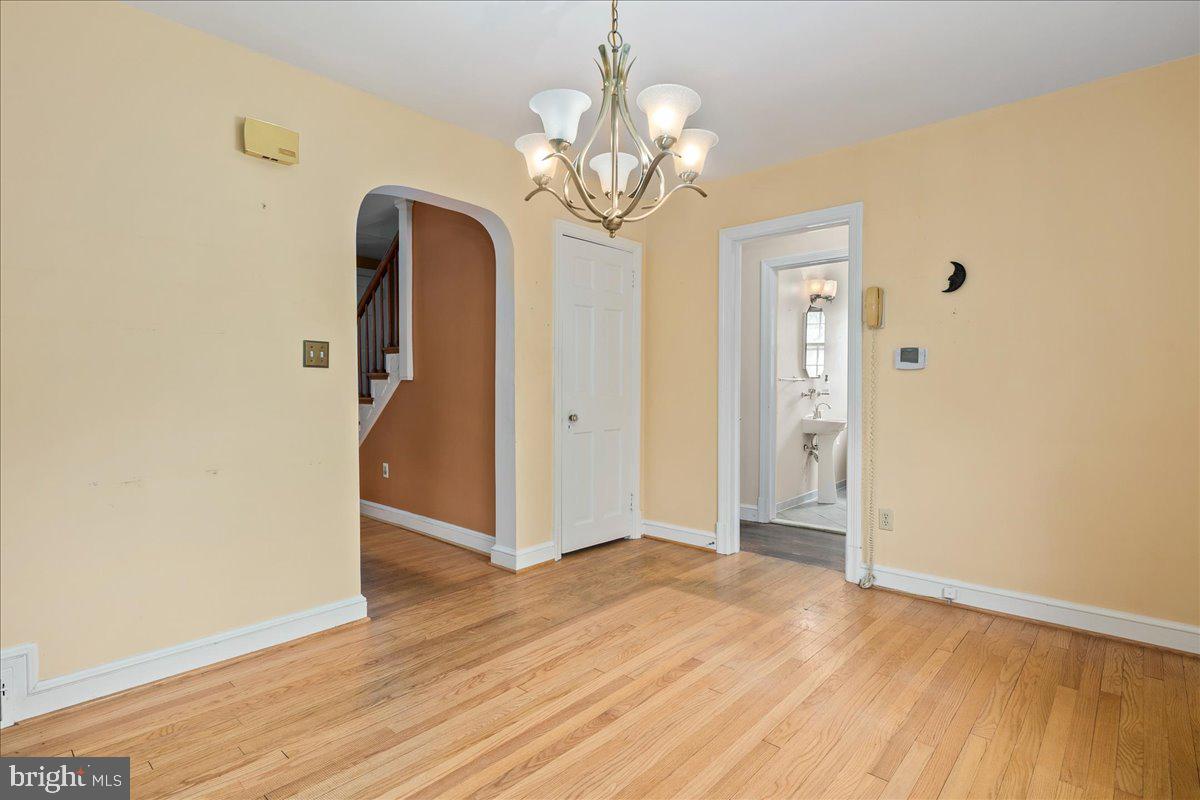 2320 N BUCHANAN ST, ARLINGTON, Virginia 22207, 5 Bedrooms Bedrooms, ,3 BathroomsBathrooms,Residential,For sale,2320 N BUCHANAN ST,VAAR2057922 MLS # VAAR2057922