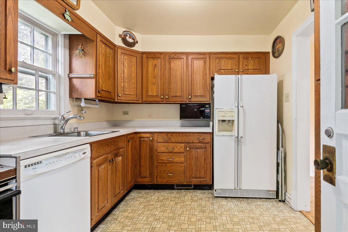 2320 N BUCHANAN ST, ARLINGTON, Virginia 22207, 5 Bedrooms Bedrooms, ,3 BathroomsBathrooms,Residential,For sale,2320 N BUCHANAN ST,VAAR2057922 MLS # VAAR2057922