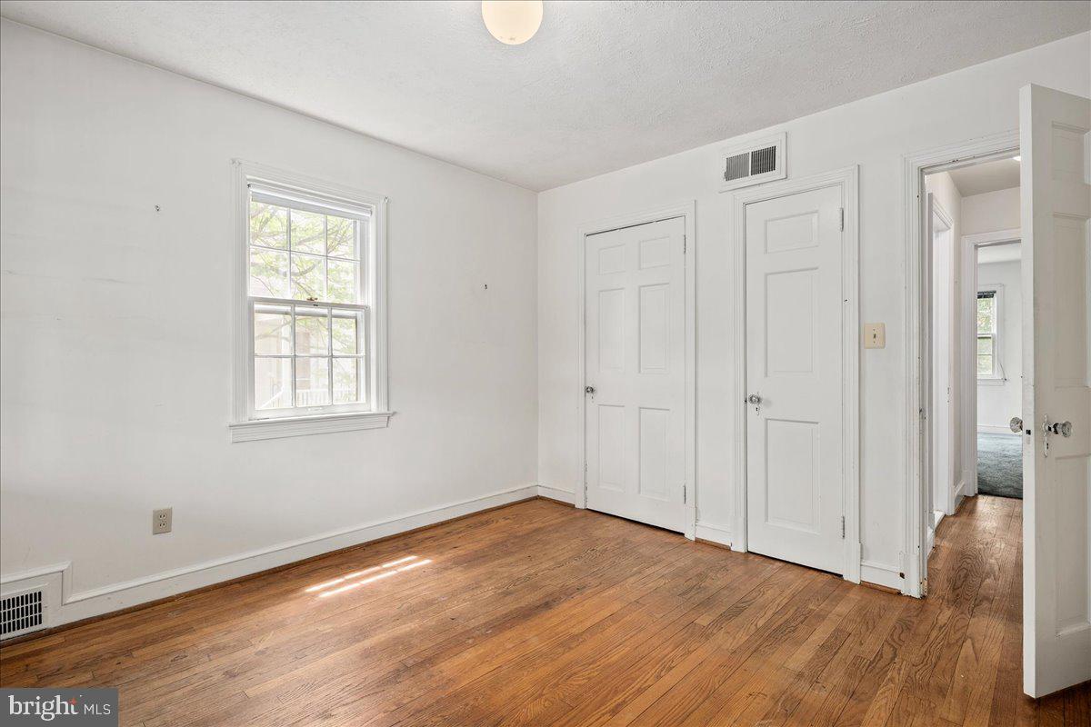2320 N BUCHANAN ST, ARLINGTON, Virginia 22207, 5 Bedrooms Bedrooms, ,3 BathroomsBathrooms,Residential,For sale,2320 N BUCHANAN ST,VAAR2057922 MLS # VAAR2057922