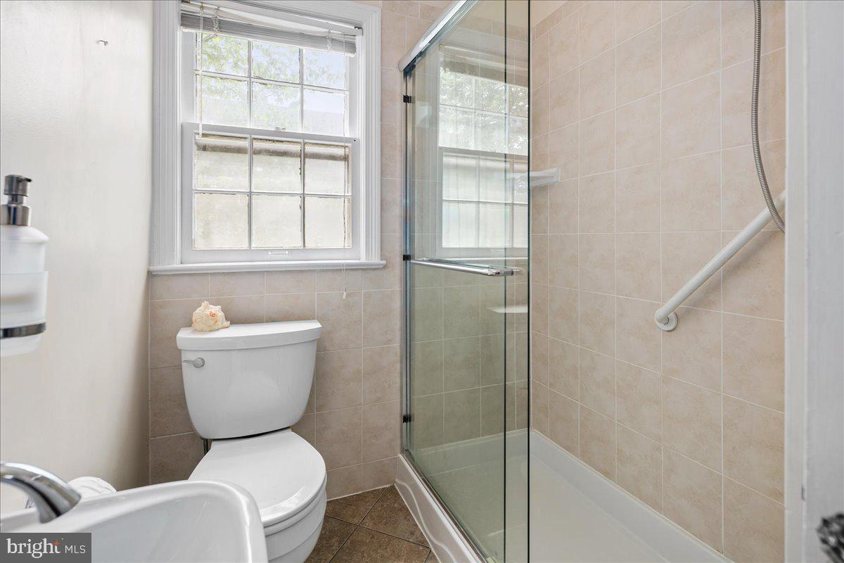 2320 N BUCHANAN ST, ARLINGTON, Virginia 22207, 5 Bedrooms Bedrooms, ,3 BathroomsBathrooms,Residential,For sale,2320 N BUCHANAN ST,VAAR2057922 MLS # VAAR2057922