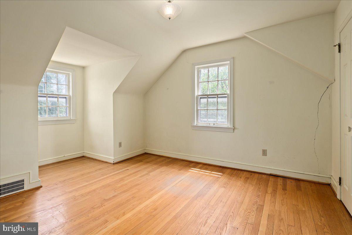 2320 N BUCHANAN ST, ARLINGTON, Virginia 22207, 5 Bedrooms Bedrooms, ,3 BathroomsBathrooms,Residential,For sale,2320 N BUCHANAN ST,VAAR2057922 MLS # VAAR2057922