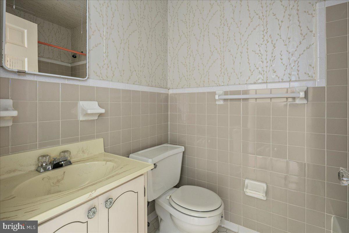 2320 N BUCHANAN ST, ARLINGTON, Virginia 22207, 5 Bedrooms Bedrooms, ,3 BathroomsBathrooms,Residential,For sale,2320 N BUCHANAN ST,VAAR2057922 MLS # VAAR2057922