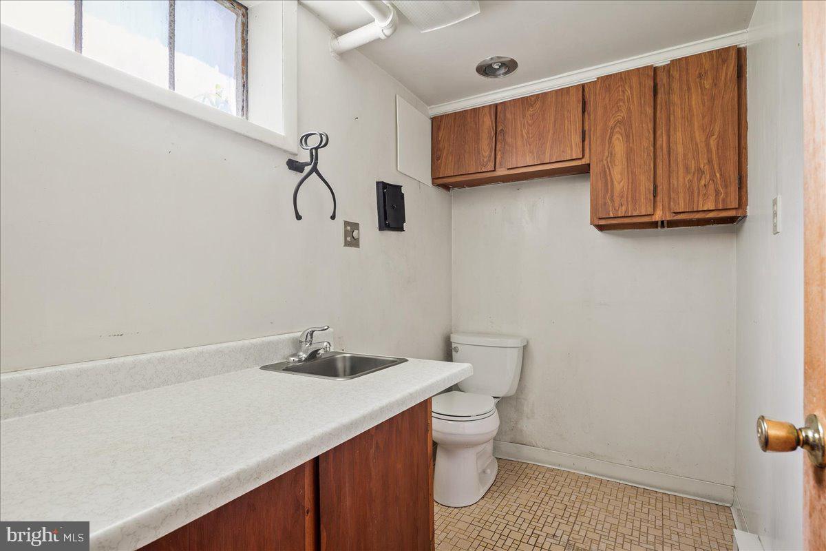 2320 N BUCHANAN ST, ARLINGTON, Virginia 22207, 5 Bedrooms Bedrooms, ,3 BathroomsBathrooms,Residential,For sale,2320 N BUCHANAN ST,VAAR2057922 MLS # VAAR2057922