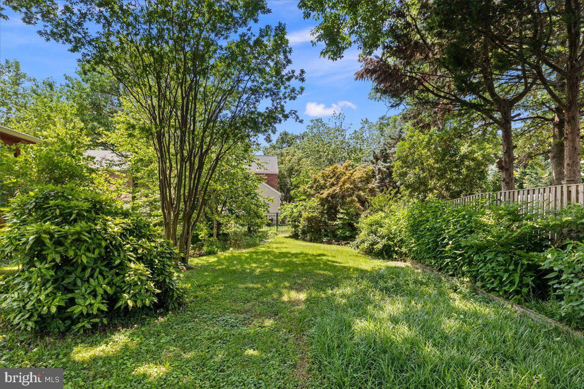 2320 N BUCHANAN ST, ARLINGTON, Virginia 22207, 5 Bedrooms Bedrooms, ,3 BathroomsBathrooms,Residential,For sale,2320 N BUCHANAN ST,VAAR2057922 MLS # VAAR2057922