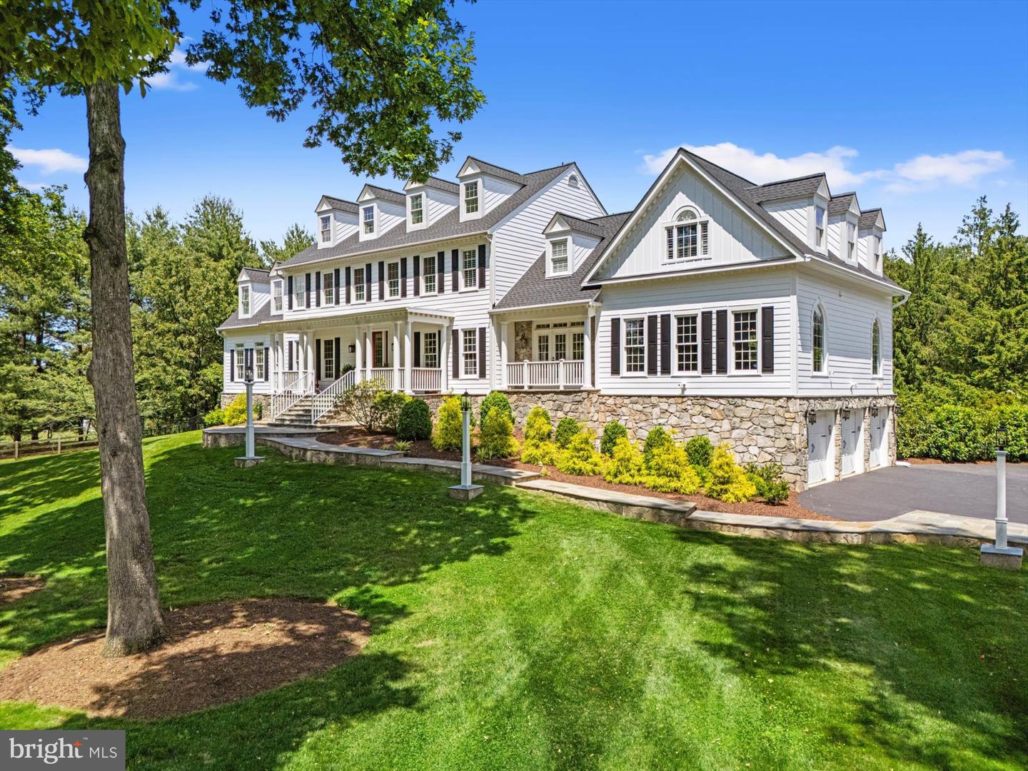 625 NALLS FARM WAY, GREAT FALLS, Virginia 22066, 5 Bedrooms Bedrooms, ,6 BathroomsBathrooms,Residential,For sale,625 NALLS FARM WAY,VAFX2243522 MLS # VAFX2243522