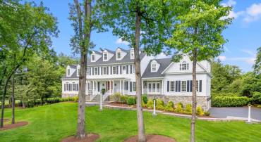 625 NALLS FARM WAY, GREAT FALLS, Virginia 22066, 5 Bedrooms Bedrooms, ,6 BathroomsBathrooms,Residential,For sale,625 NALLS FARM WAY,VAFX2243522 MLS # VAFX2243522