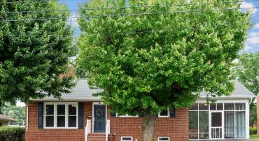 117 WASHINGTON AVE, FRONT ROYAL, Virginia 22630, 3 Bedrooms Bedrooms, ,2 BathroomsBathrooms,Residential,For sale,117 WASHINGTON AVE,VAWR2011370 MLS # VAWR2011370