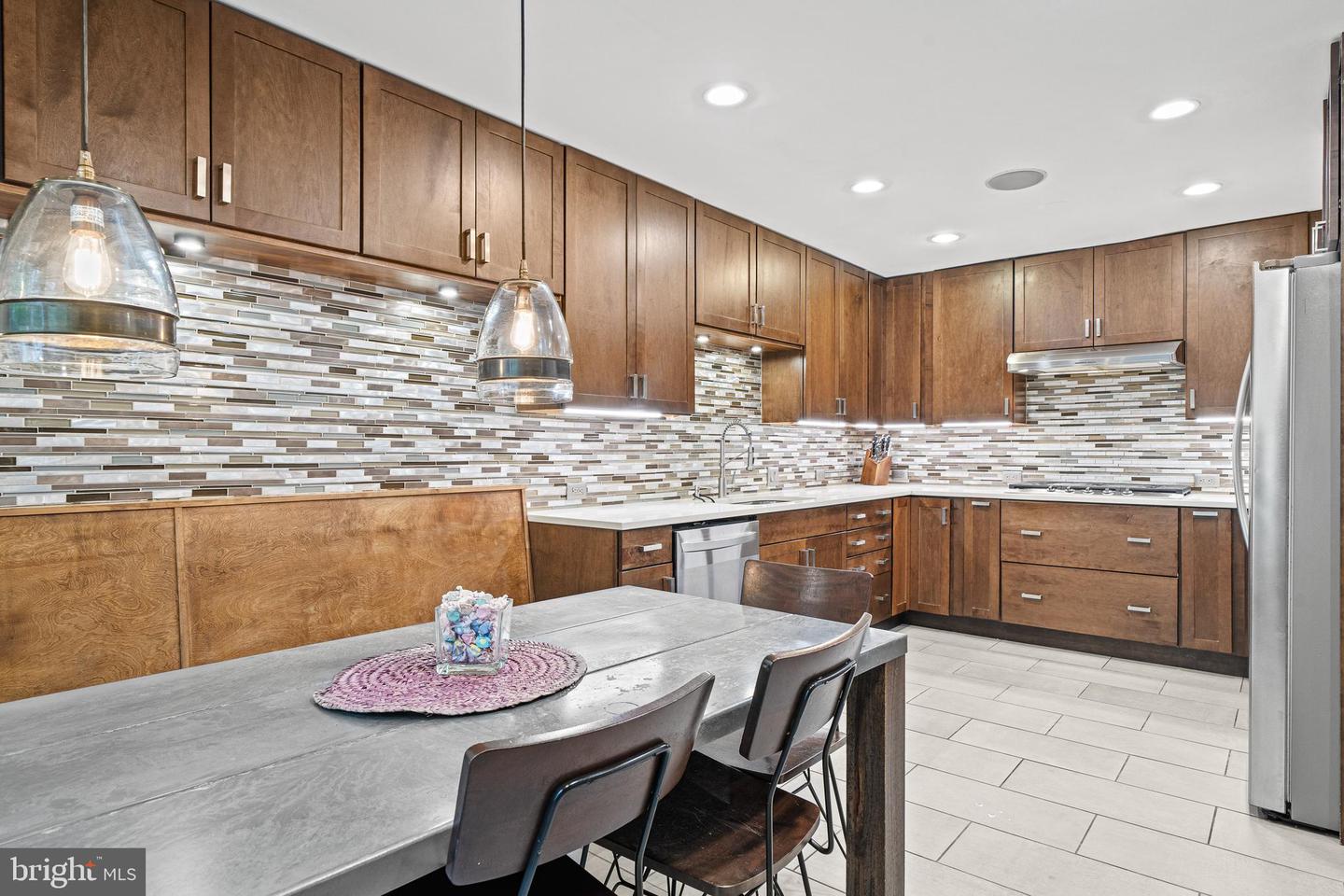 1674 CHIMNEY HOUSE RD, RESTON, Virginia 20190, 3 Bedrooms Bedrooms, ,2 BathroomsBathrooms,Residential,For sale,1674 CHIMNEY HOUSE RD,VAFX2245612 MLS # VAFX2245612