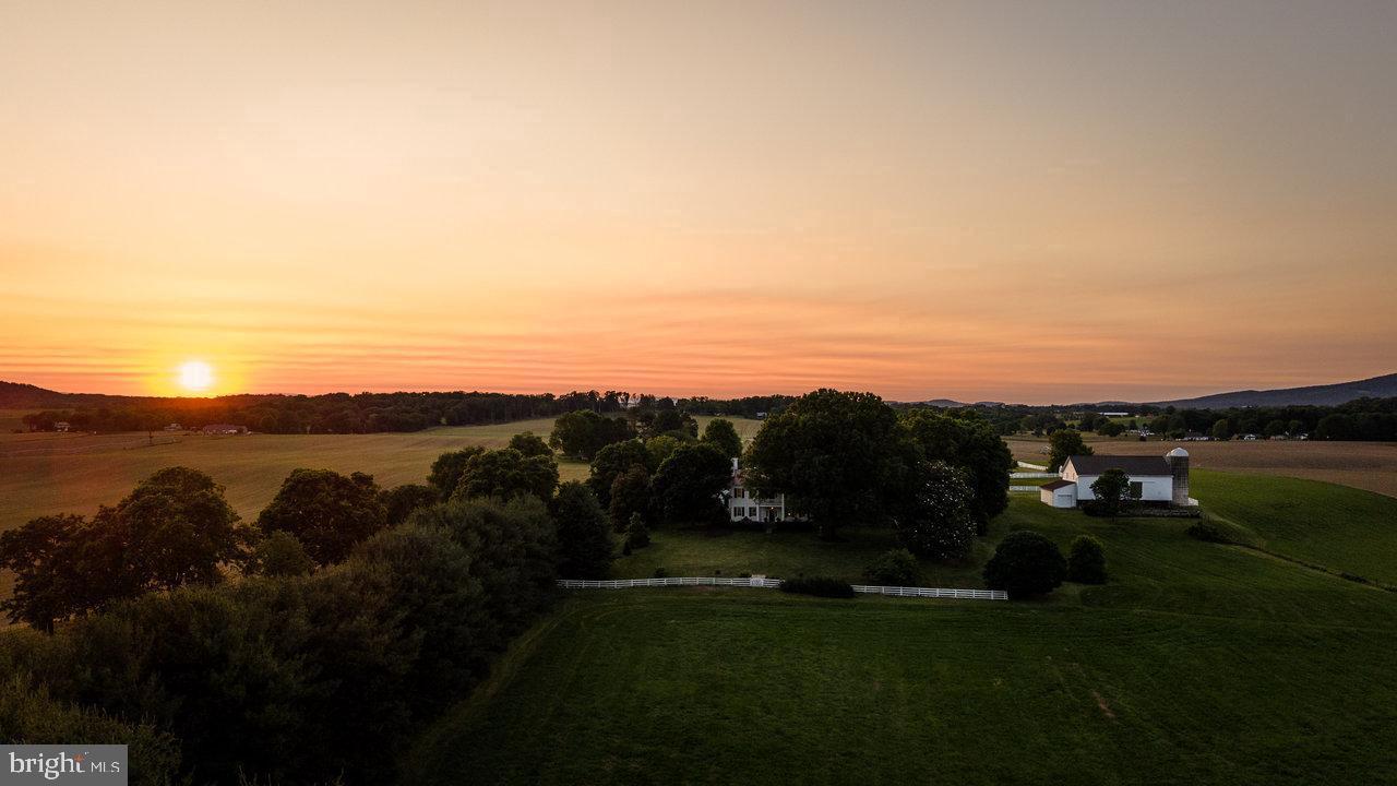 5375 LYNNWOOD RD, PORT REPUBLIC, Virginia 24471, 5 Bedrooms Bedrooms, ,3 BathroomsBathrooms,Residential,For sale,5375 LYNNWOOD RD,VARO2002356 MLS # VARO2002356