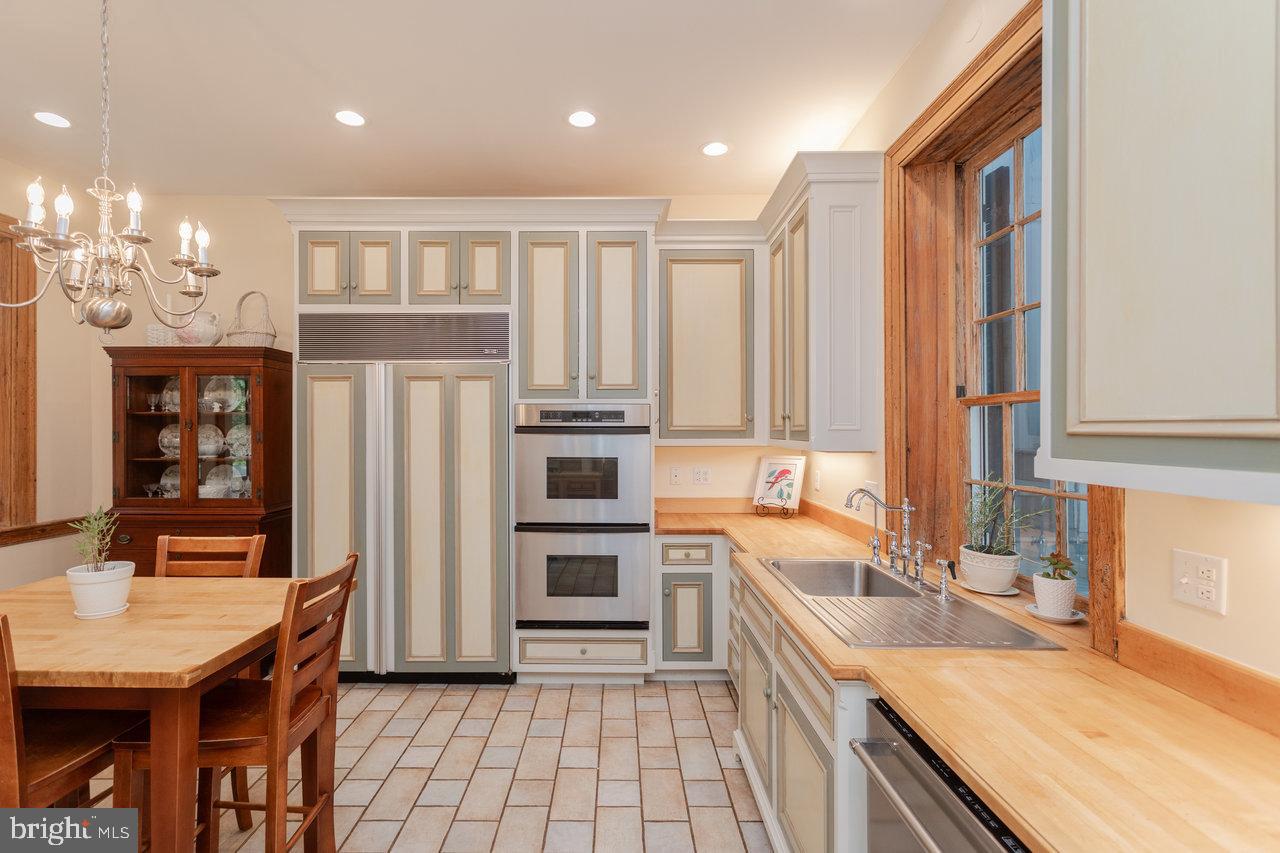 5375 LYNNWOOD RD, PORT REPUBLIC, Virginia 24471, 5 Bedrooms Bedrooms, ,3 BathroomsBathrooms,Residential,For sale,5375 LYNNWOOD RD,VARO2002356 MLS # VARO2002356