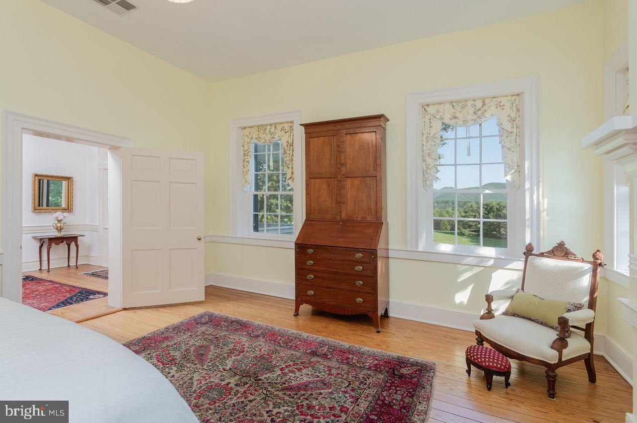 5375 LYNNWOOD RD, PORT REPUBLIC, Virginia 24471, 5 Bedrooms Bedrooms, ,3 BathroomsBathrooms,Residential,For sale,5375 LYNNWOOD RD,VARO2002356 MLS # VARO2002356