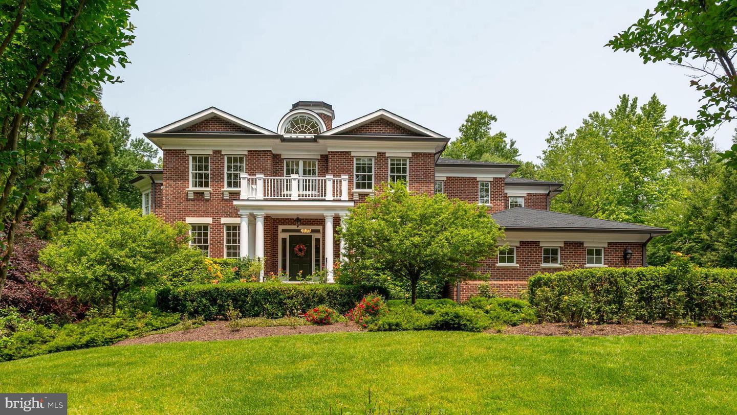 6804 BENJAMIN ST, MCLEAN, Virginia 22101, 6 Bedrooms Bedrooms, ,6 BathroomsBathrooms,Residential,For sale,6804 BENJAMIN ST,VAFX2246364 MLS # VAFX2246364