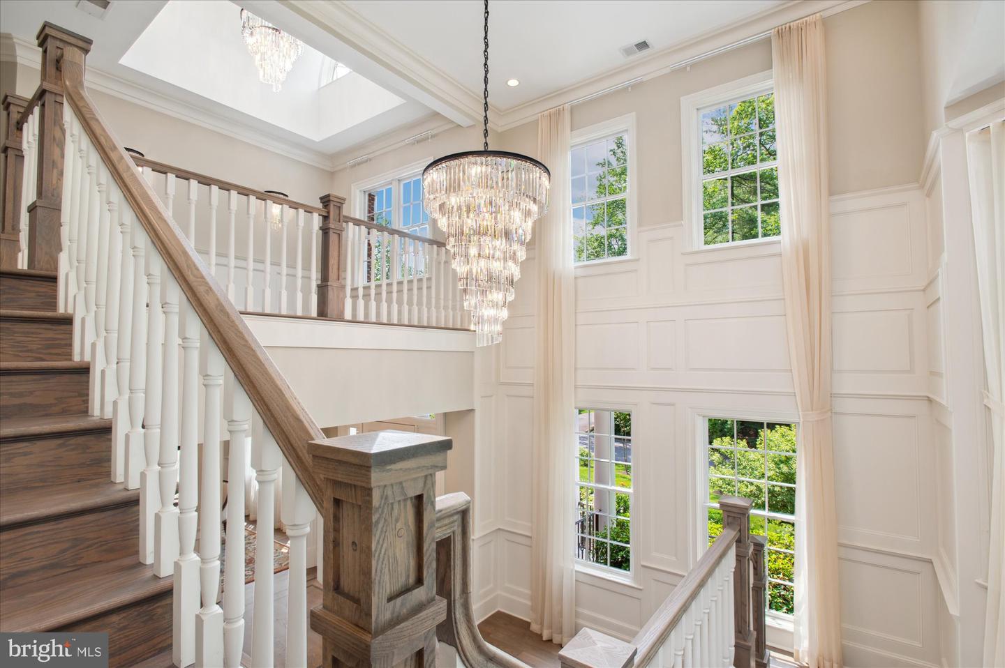 6804 BENJAMIN ST, MCLEAN, Virginia 22101, 6 Bedrooms Bedrooms, ,6 BathroomsBathrooms,Residential,For sale,6804 BENJAMIN ST,VAFX2246364 MLS # VAFX2246364