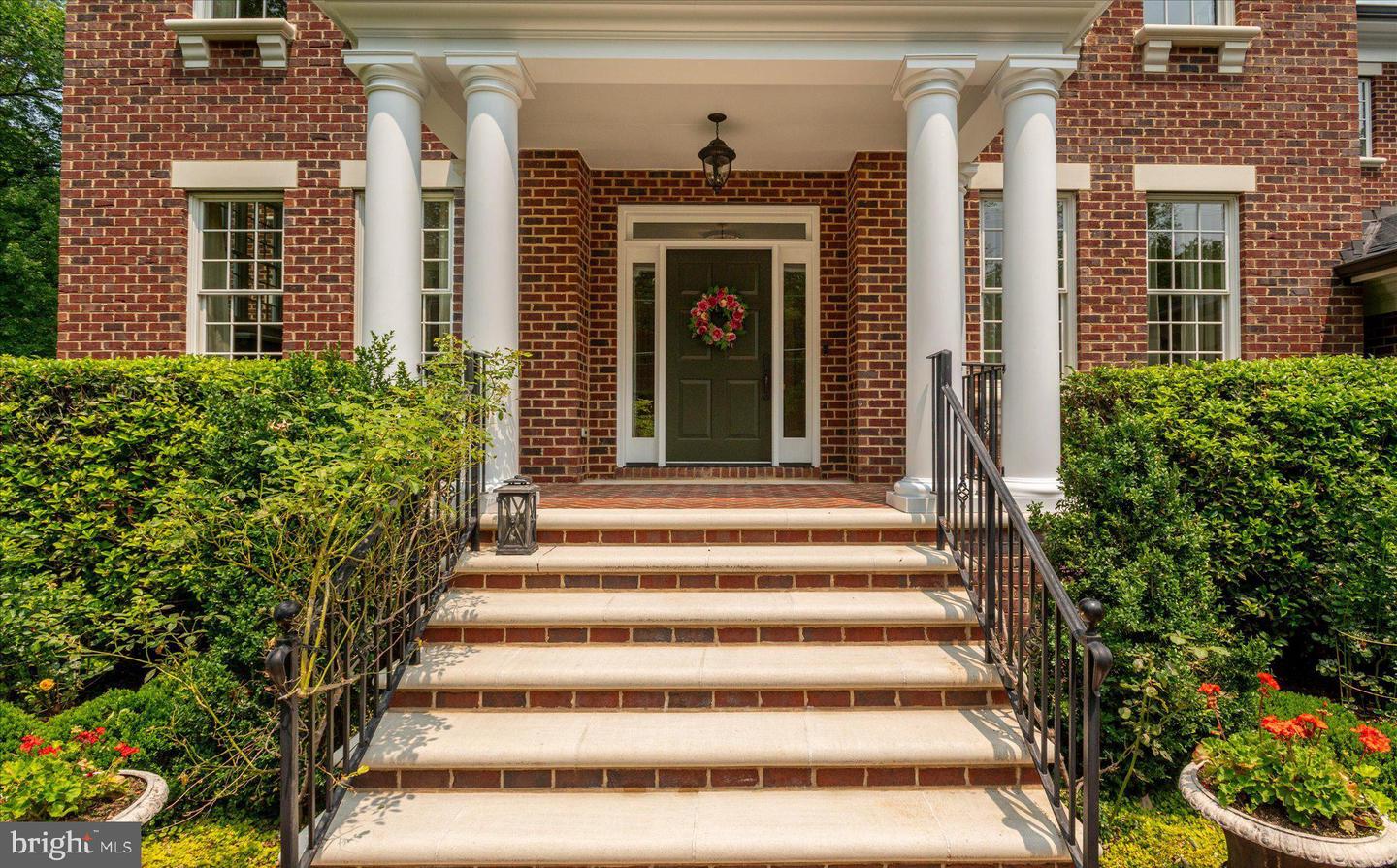 6804 BENJAMIN ST, MCLEAN, Virginia 22101, 6 Bedrooms Bedrooms, ,6 BathroomsBathrooms,Residential,For sale,6804 BENJAMIN ST,VAFX2246364 MLS # VAFX2246364